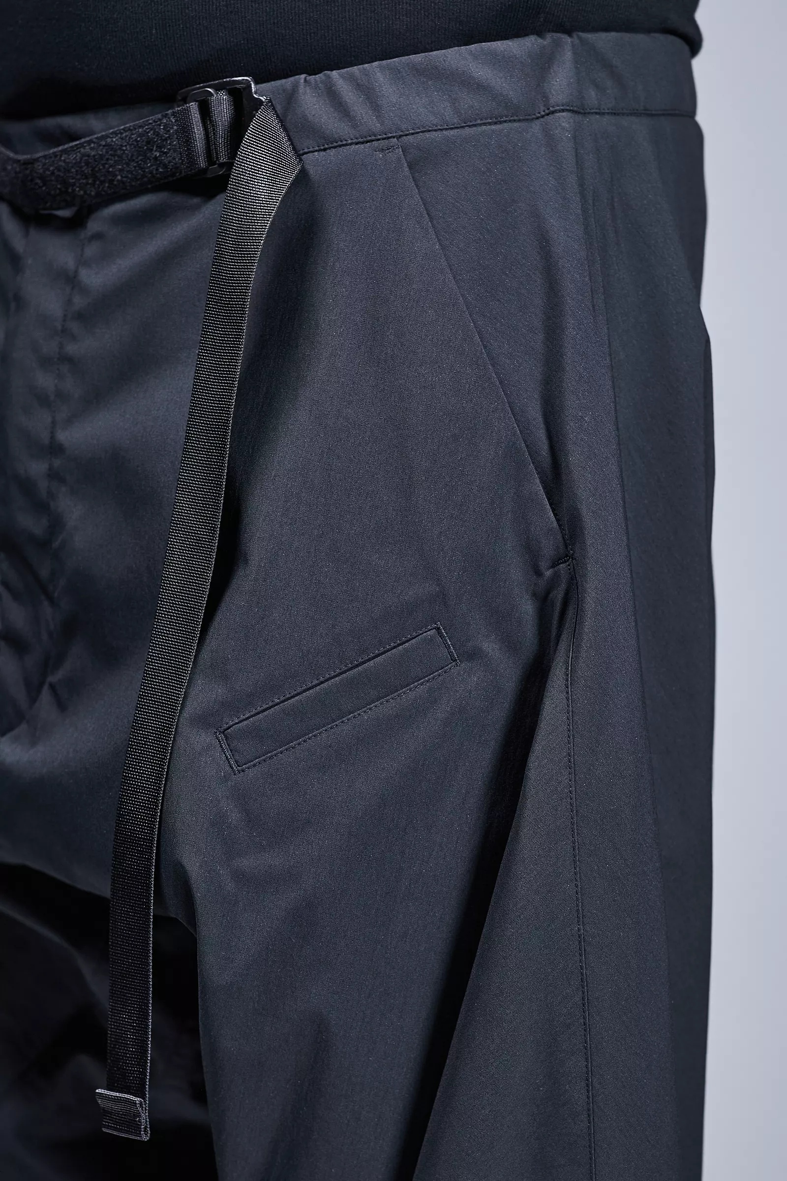 P30BL-E Encapsulated Nylon Ultrawide Drawcord Trouser Black - 19