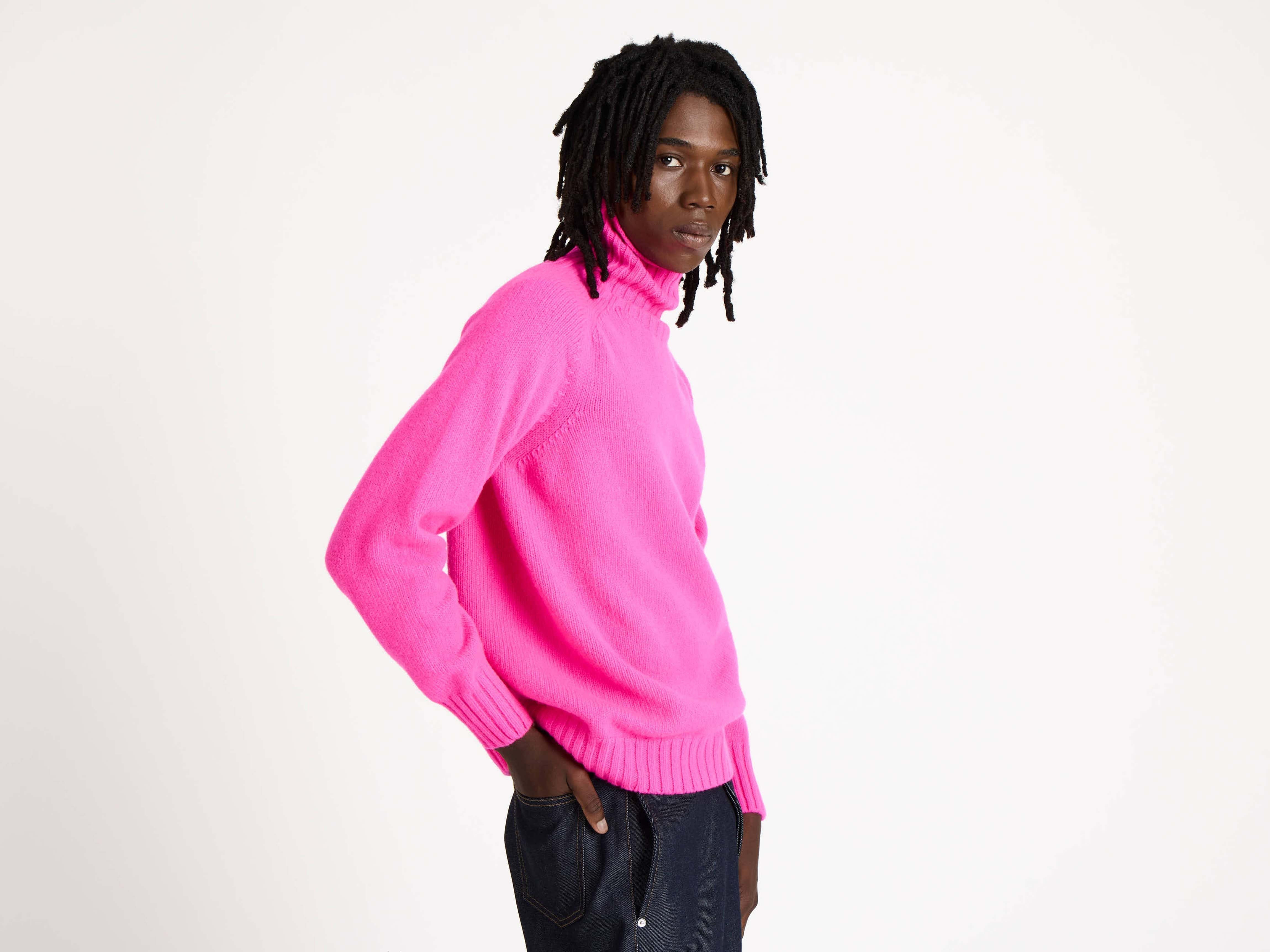 TURTLENECK JUMPER IN NEON PINK - 4