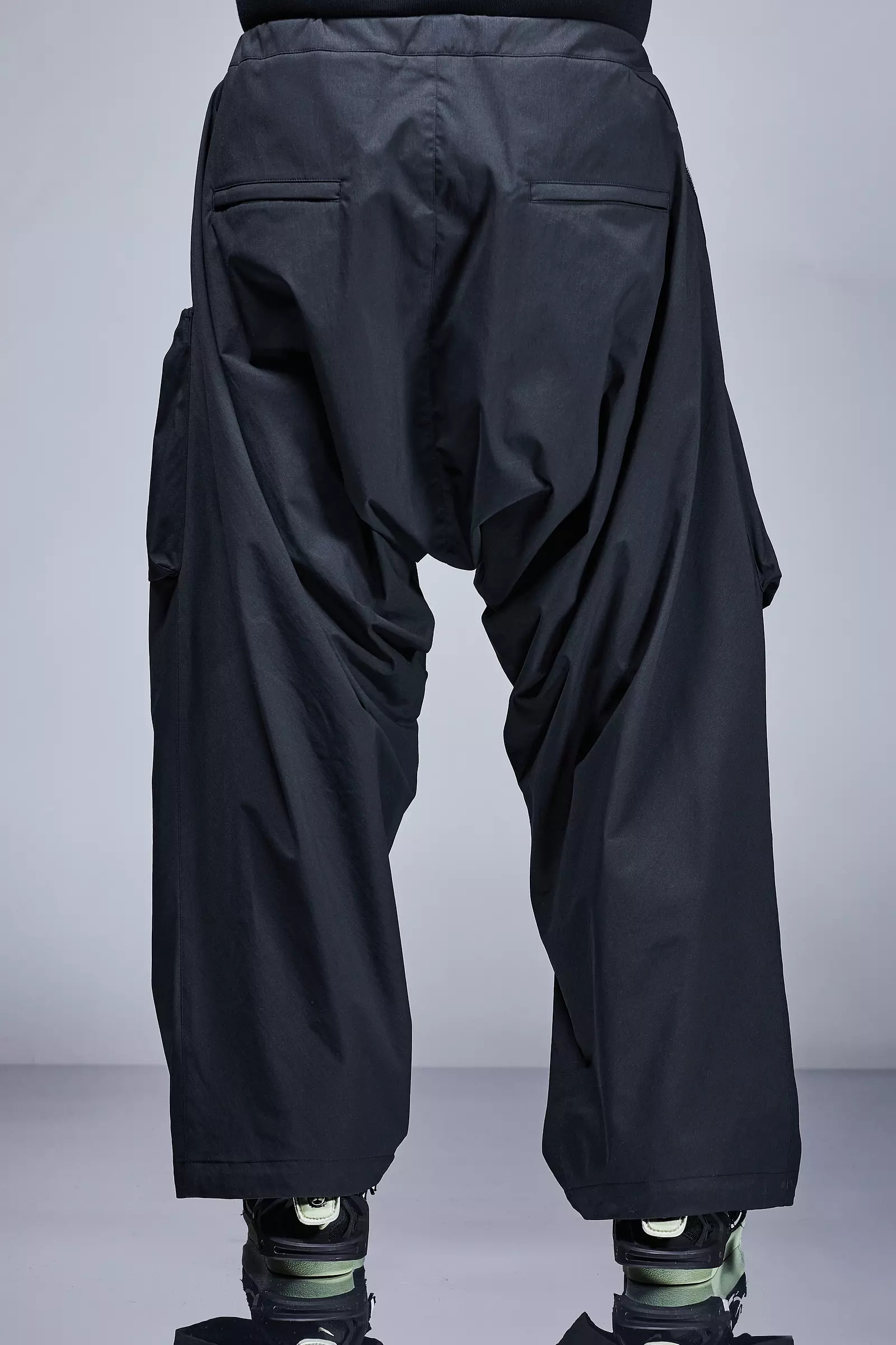 P30AL-E Encapsulated Nylon Ultrawide Drawcord Cargo Trouser Black - 8