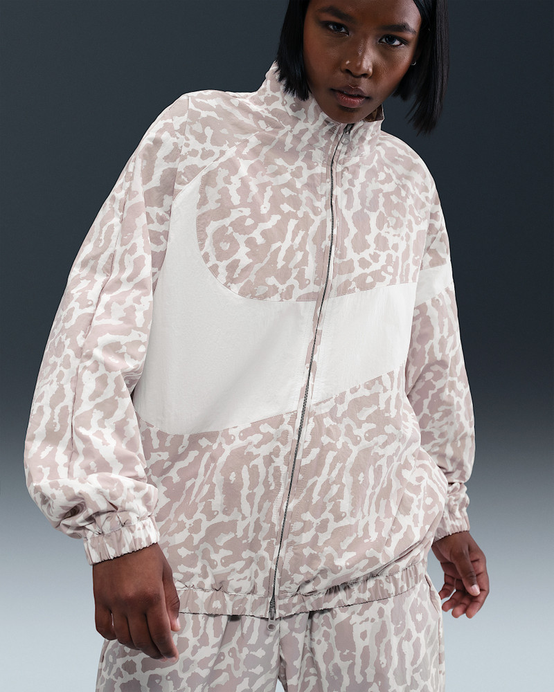 Nike Sportswear Women's Woven Printed Jacket 1