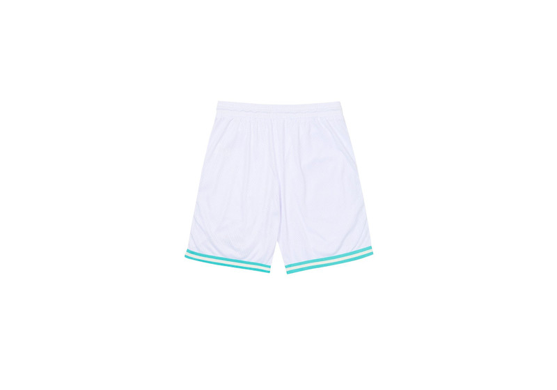 PALACE MVP SHORT WHITE outlook