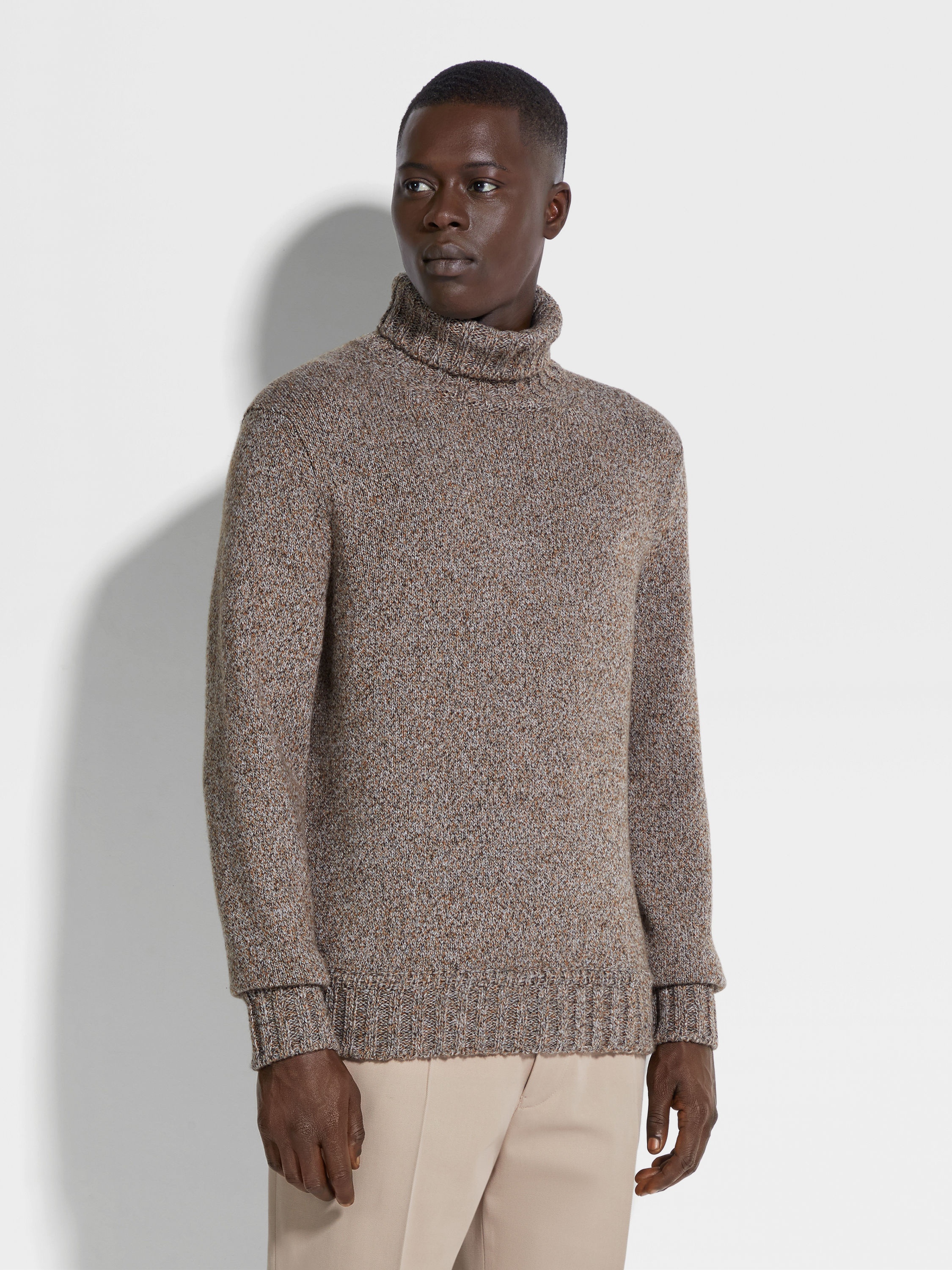 DARK FOLIAGE AND TAUPE OASI CASHMERE TURTLENECK - 4