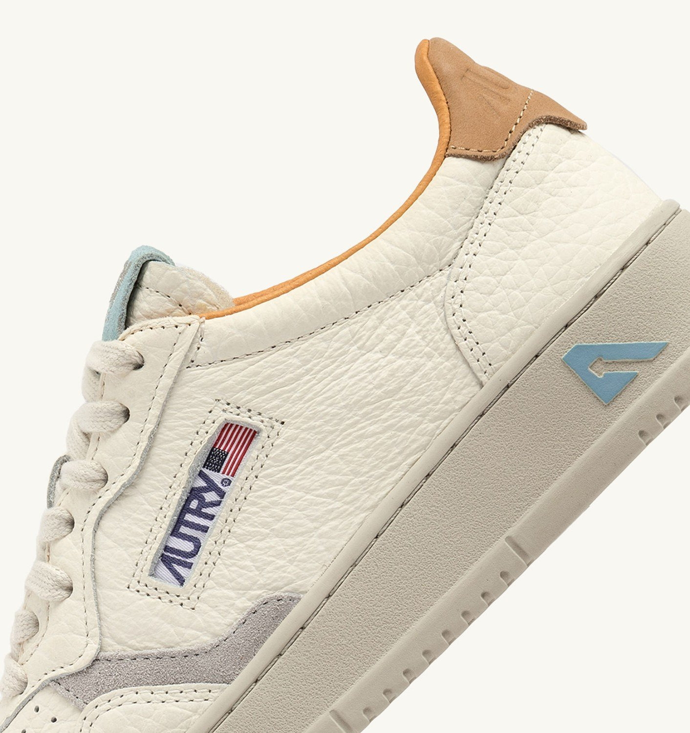MEDALIST LOW SNEAKERS IN NUG AND LOFT LEATHER - 6
