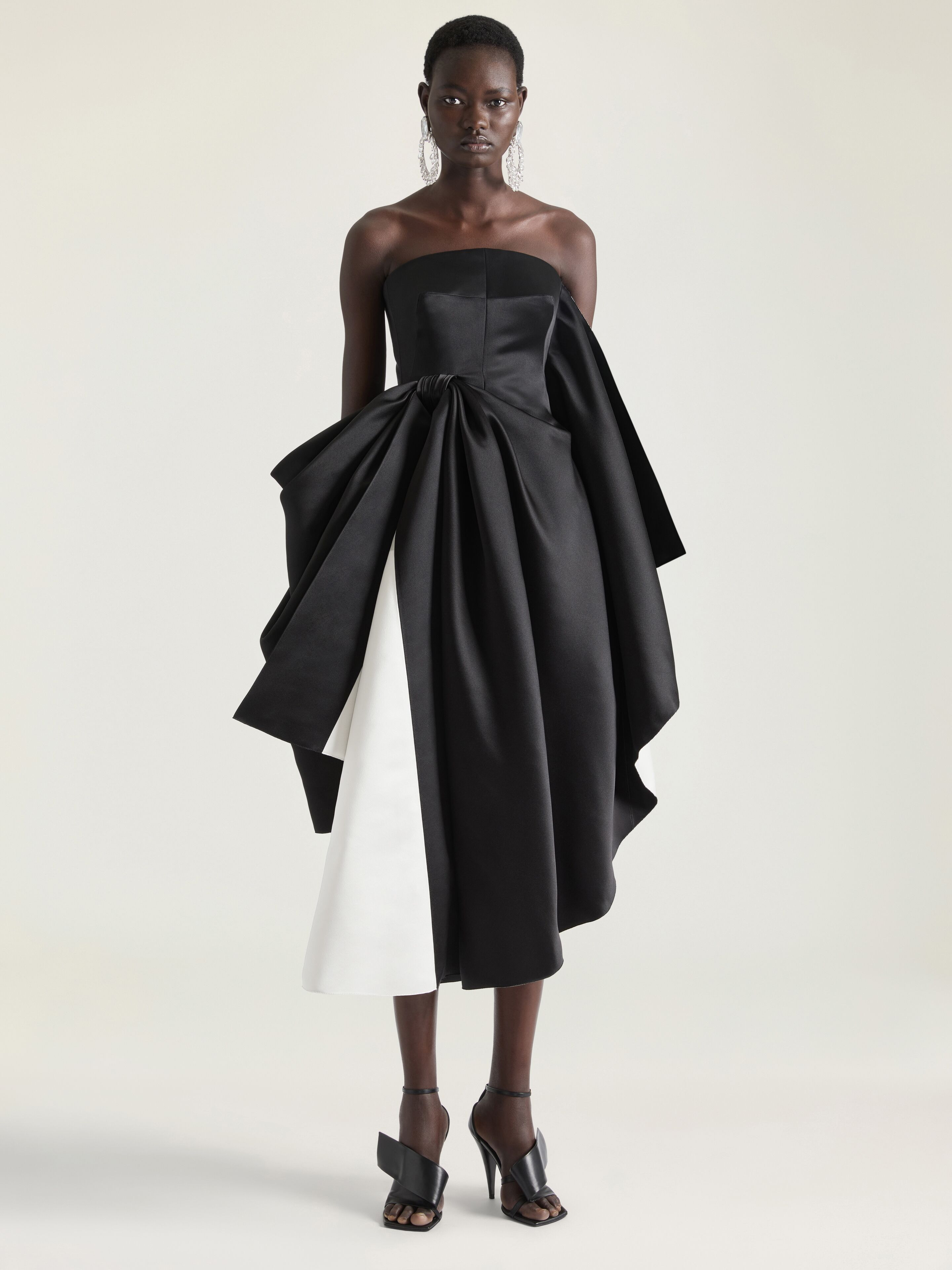 DRAPED BUSTIER EVENING DRESS IN SATIN WITH BOW DETAIL - 2