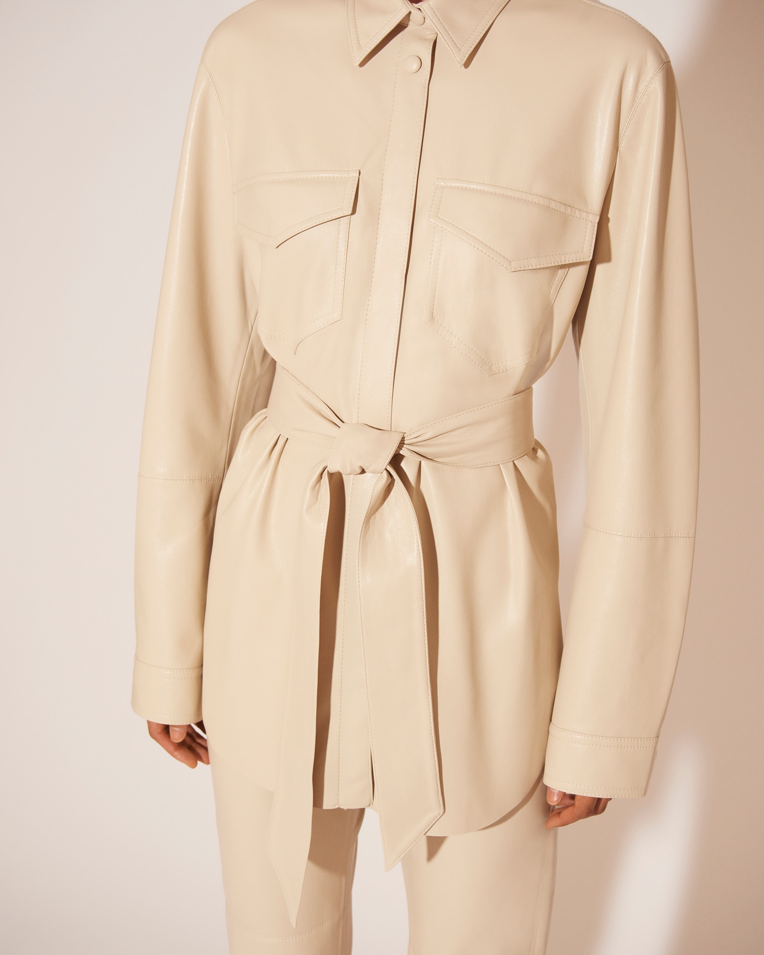 ARTHA - Vegan leather shirt - Creme - 5