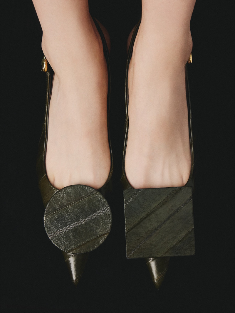JACQUEMUS The low Duelo slingbacks outlook