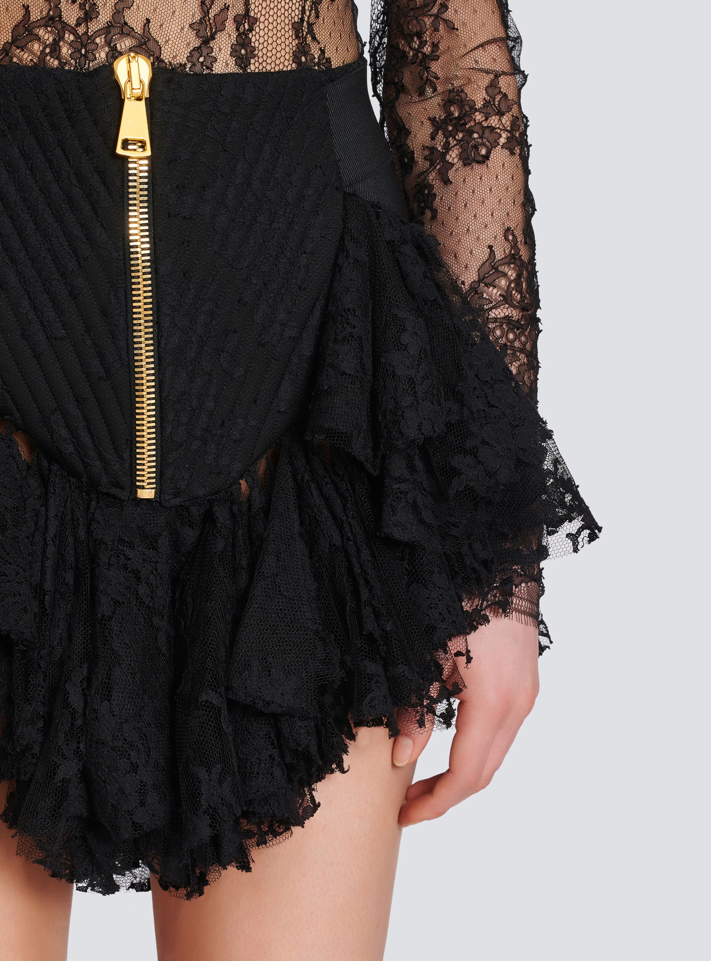Short lace skirt with ruffles - 6