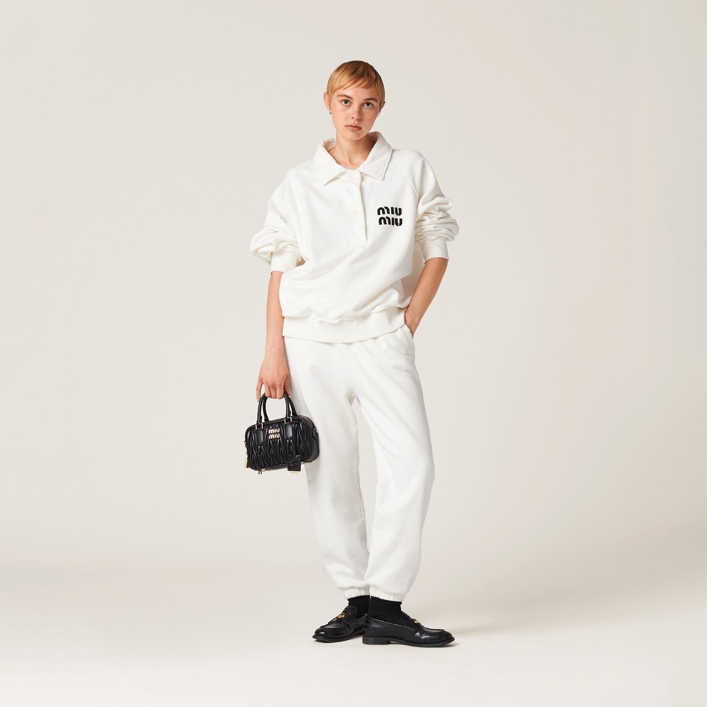 パンツ MIUMIU EMBROIDERED COTTON PANT Miu Miu Light Blue Embroidered Cotton Pant In Multi | ModeSens
