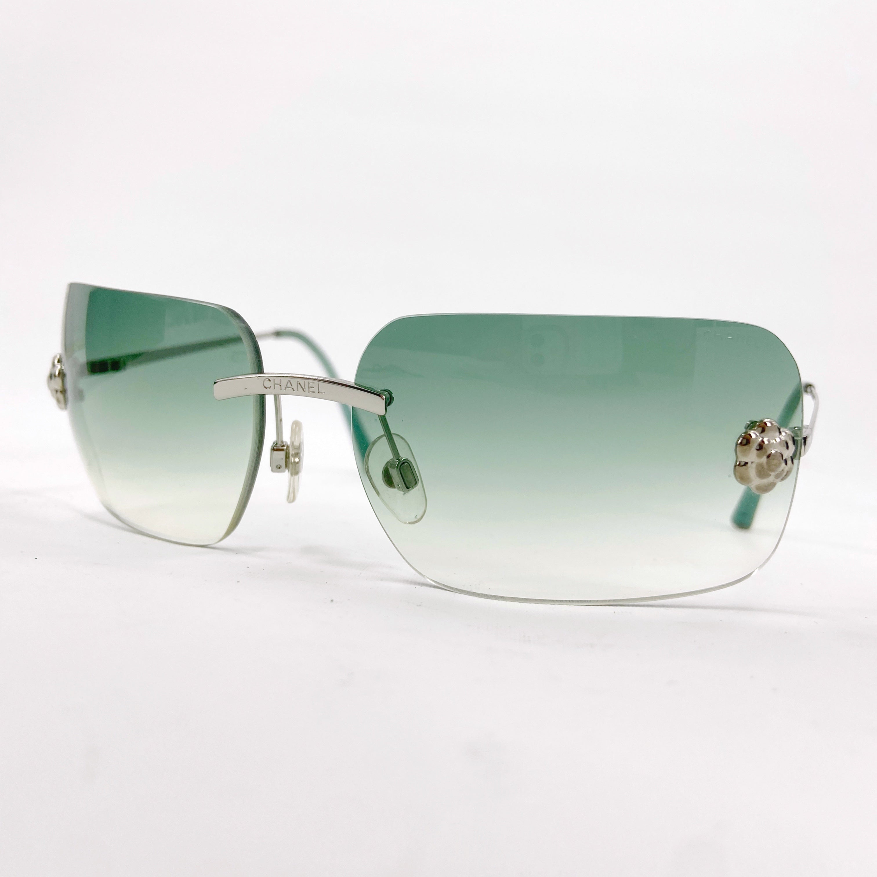 小物 00s archive CHANEL Camellia sunglasses 00s archive CHANEL Camellia sunglasses 【公式通販】