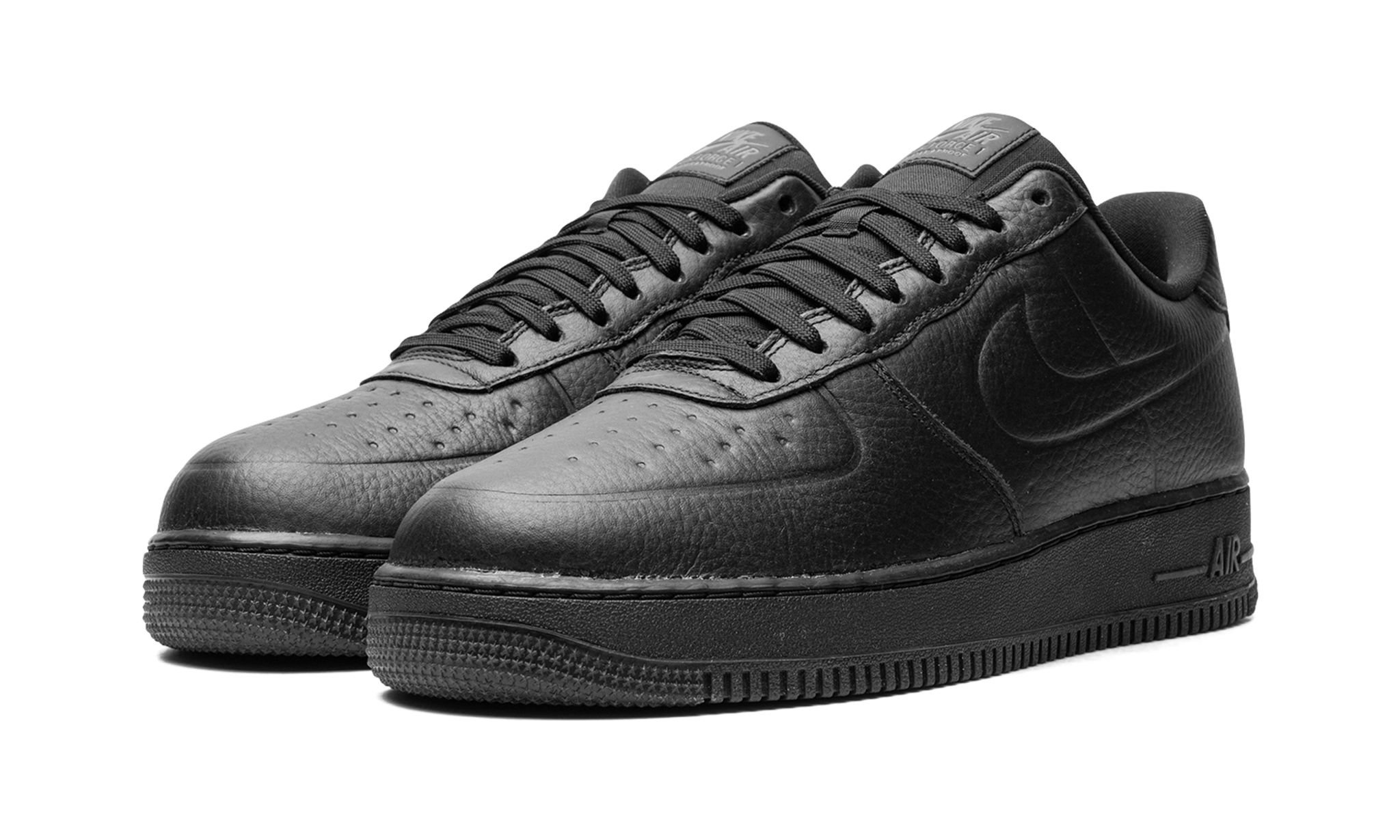 Air Force 1 Low Waterproof "Triple Black" - 2