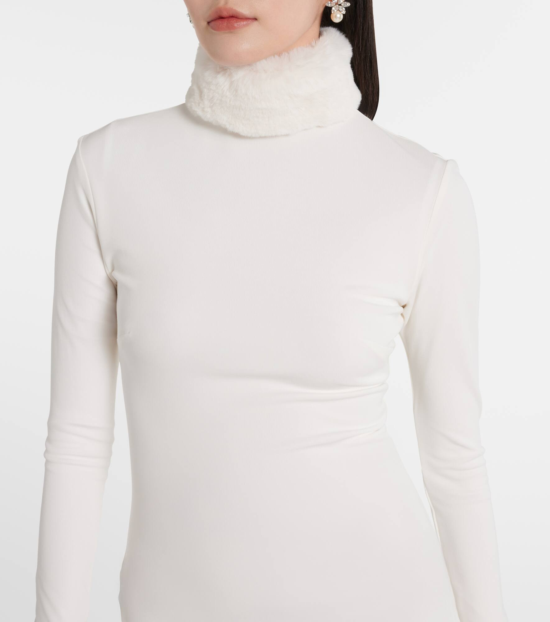 Priscilla faux fur-trimmed satin gown - 4