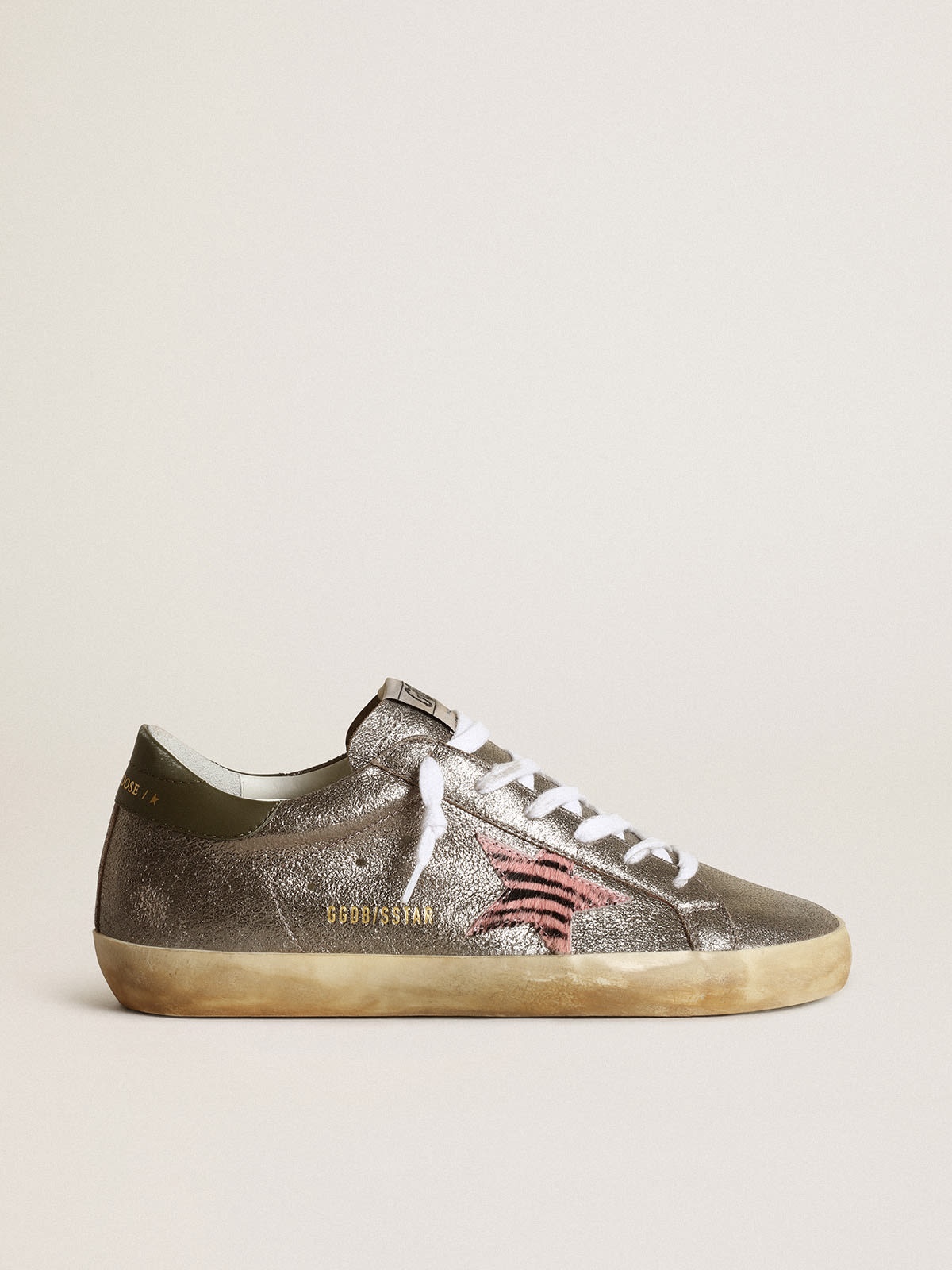 Golden Goose Super-Star LTD in gray laminated suede with a pony skin star |  REVERSIBLE