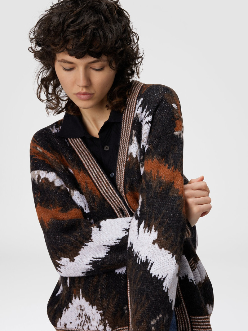 Oversized Cardigan in Tiger Pattern Knit 4