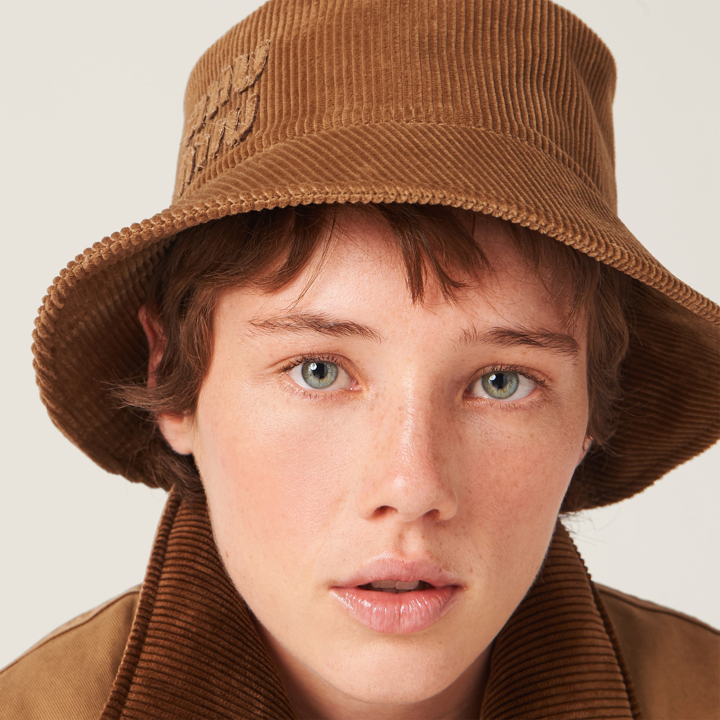 MIU MIU ブラック バケットハット ベルベット MIU MIU Black Bucket Hat Velvet | eBay