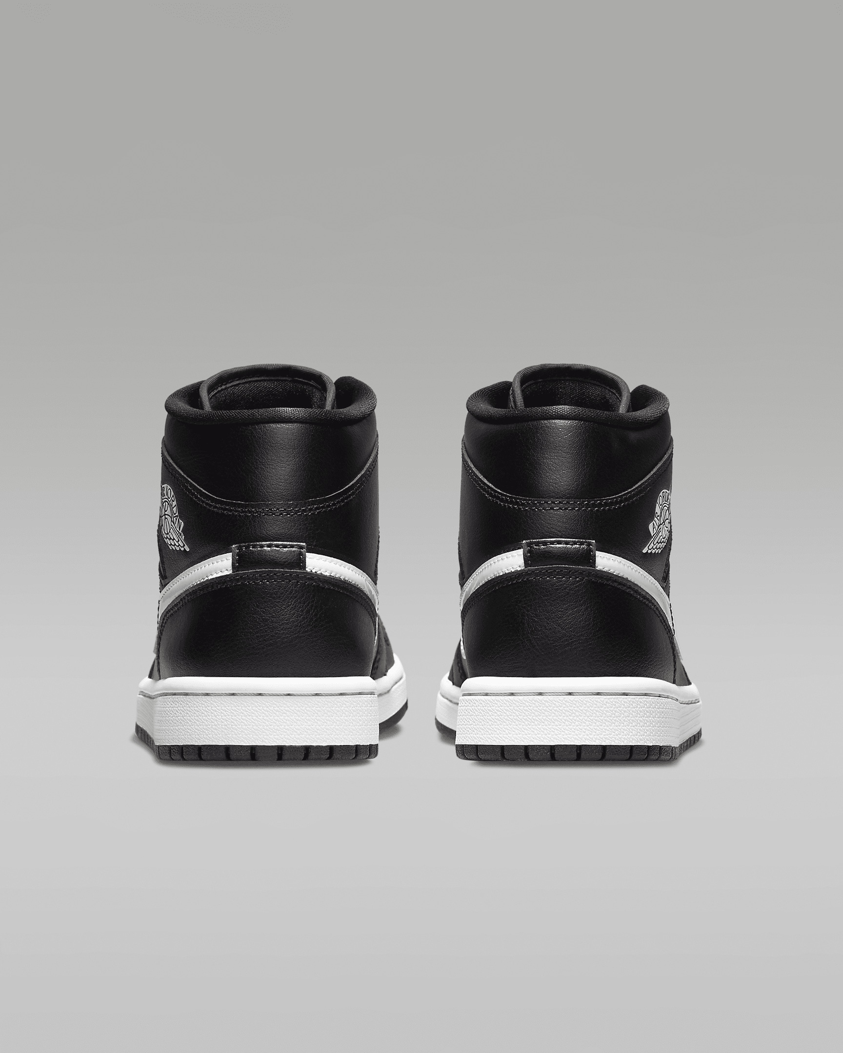 Air Jordan 1 Mid Women's Shoes - 6