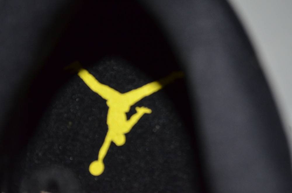 Air Jordan 11 Retro Low IE 'Zest' - 4