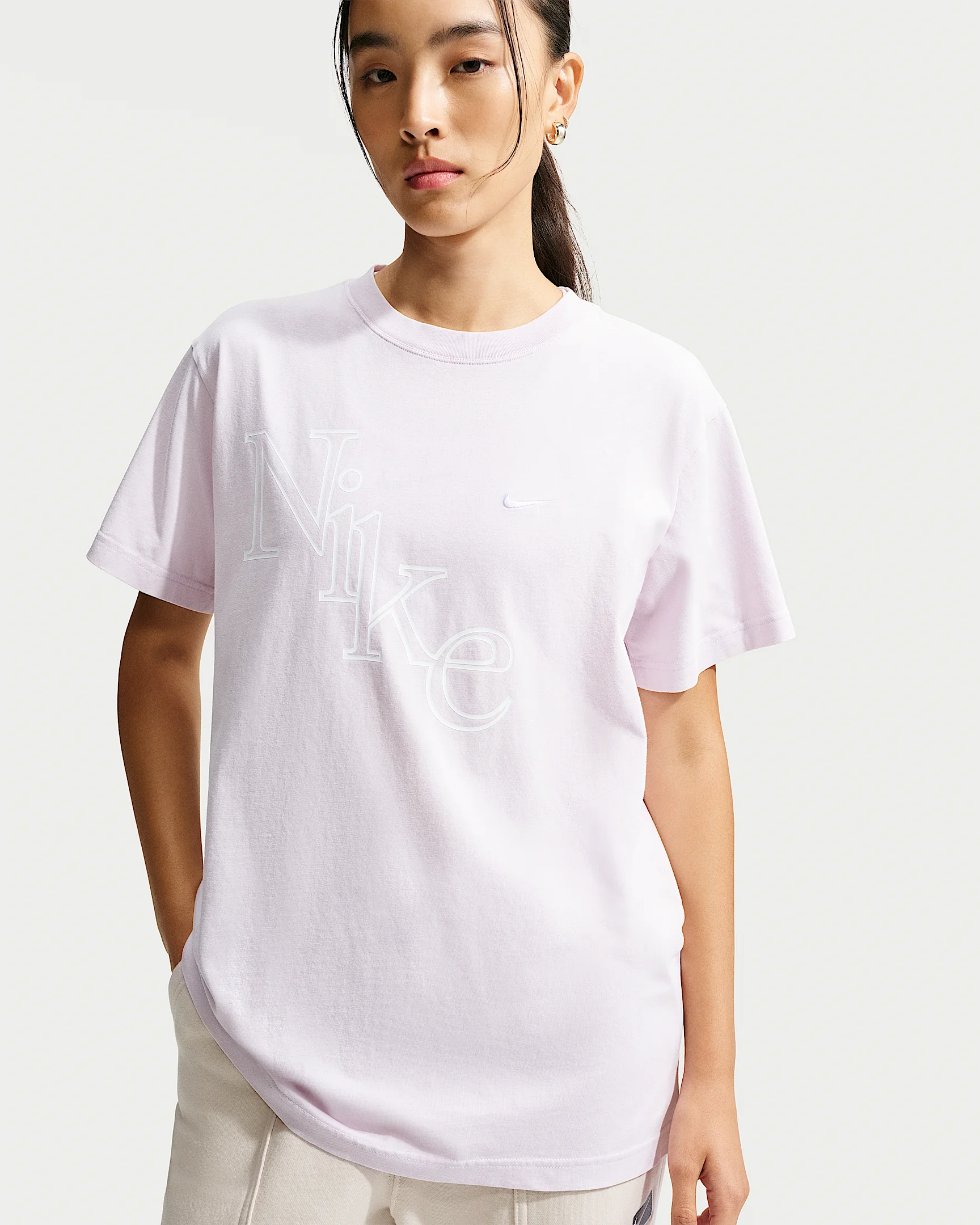 Nike Sportswear Classic Women's Oversized T-Shirt - 1