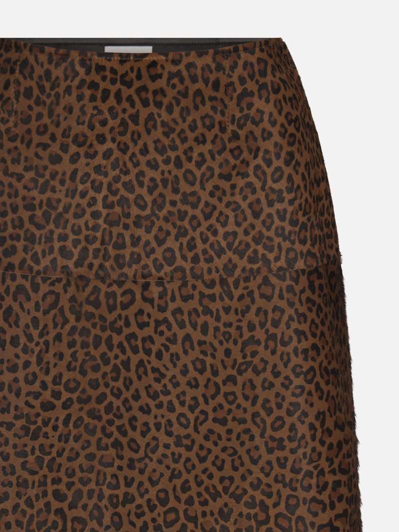 FRAME The Ponyhair Pencil in Leopard outlook