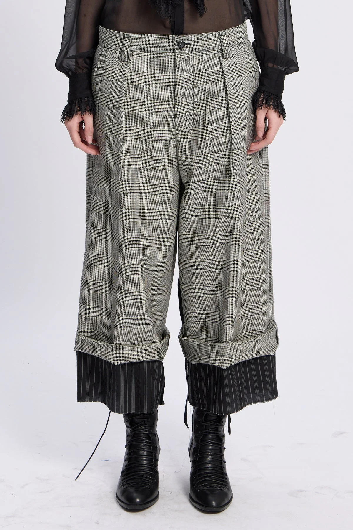 Helse Wide Leg Cropped Trousers With Lining Cuffs - 1