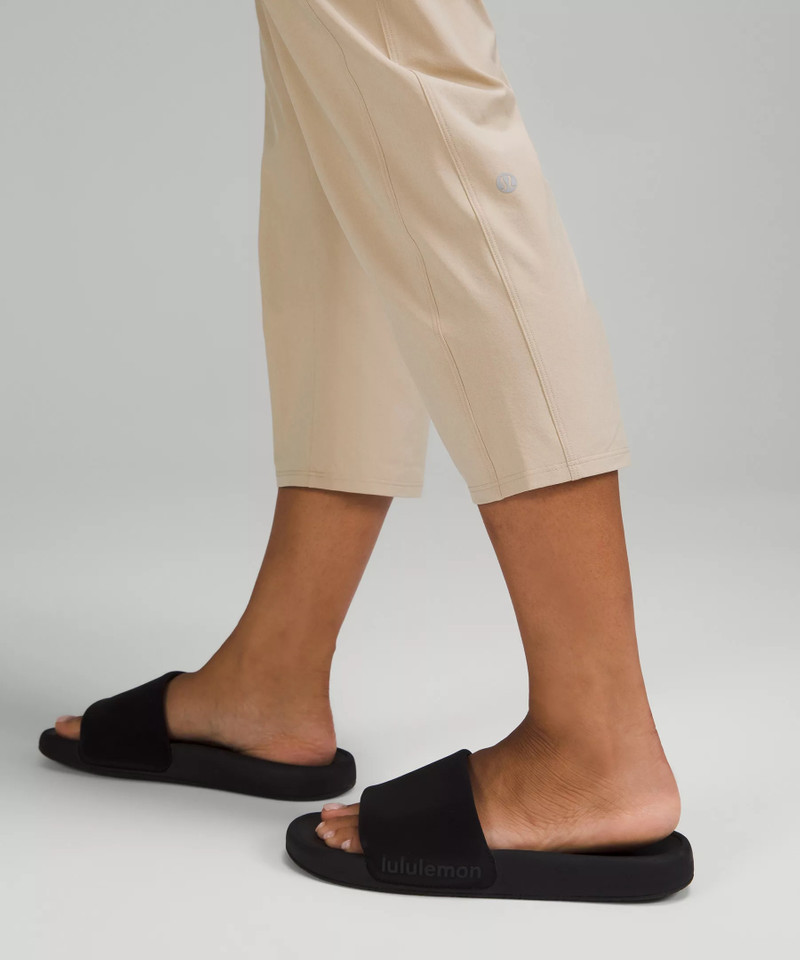 Pull-On Mid-Rise Tapered-Leg Cropped Pant 23" 5