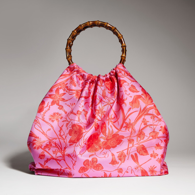 Silk maxi tote bag with bamboo handle 6