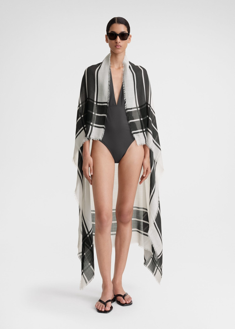 Wool silk blanket scarf black/ecru 3