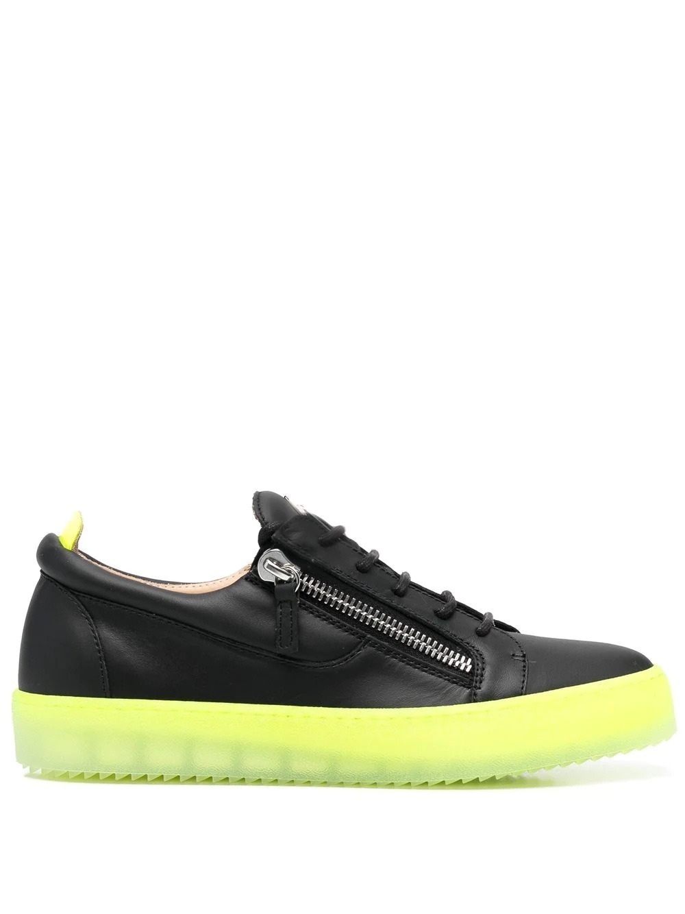 contrasting-sole low-top sneakers - 1