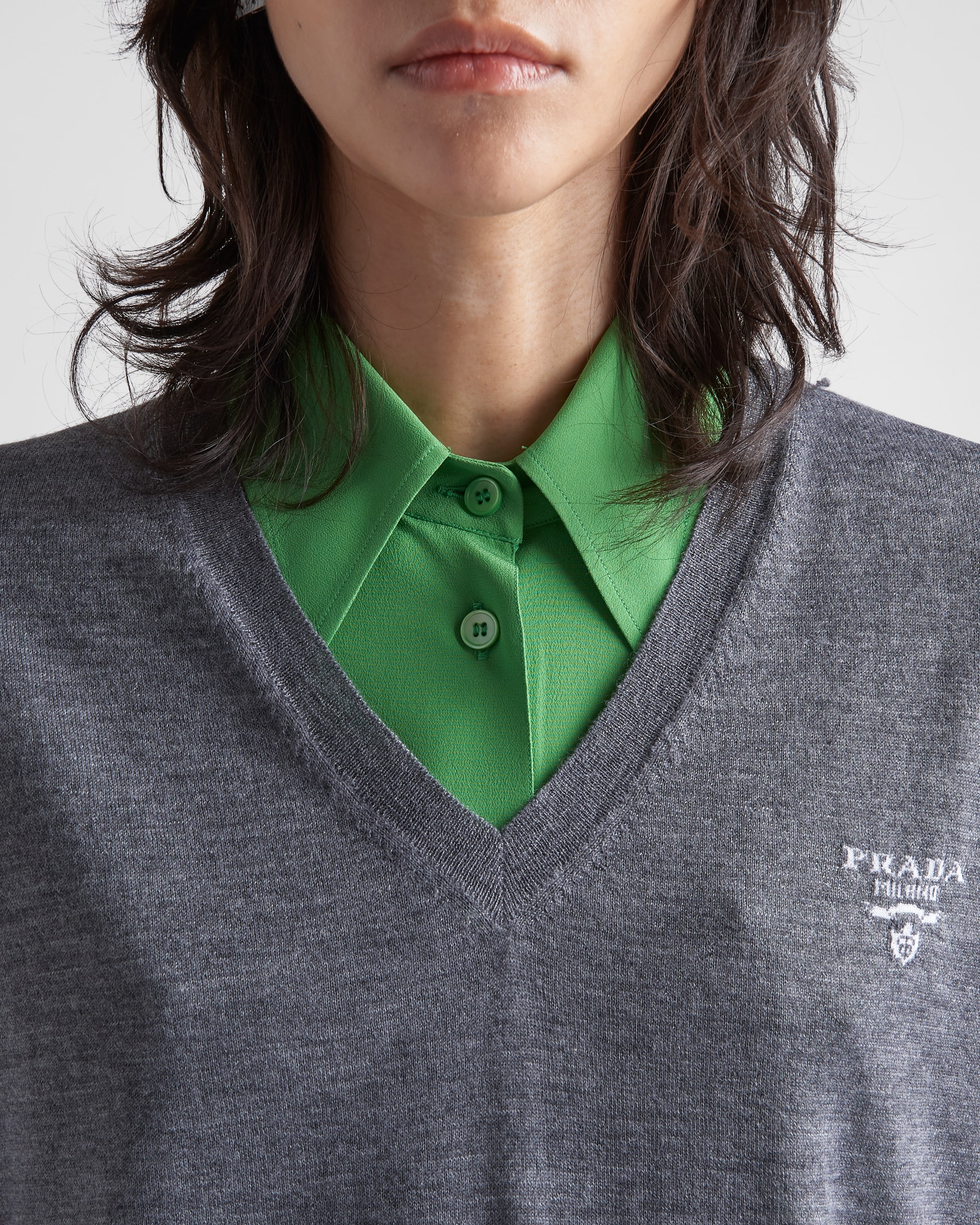 Cashmere V-neck sweater - 4
