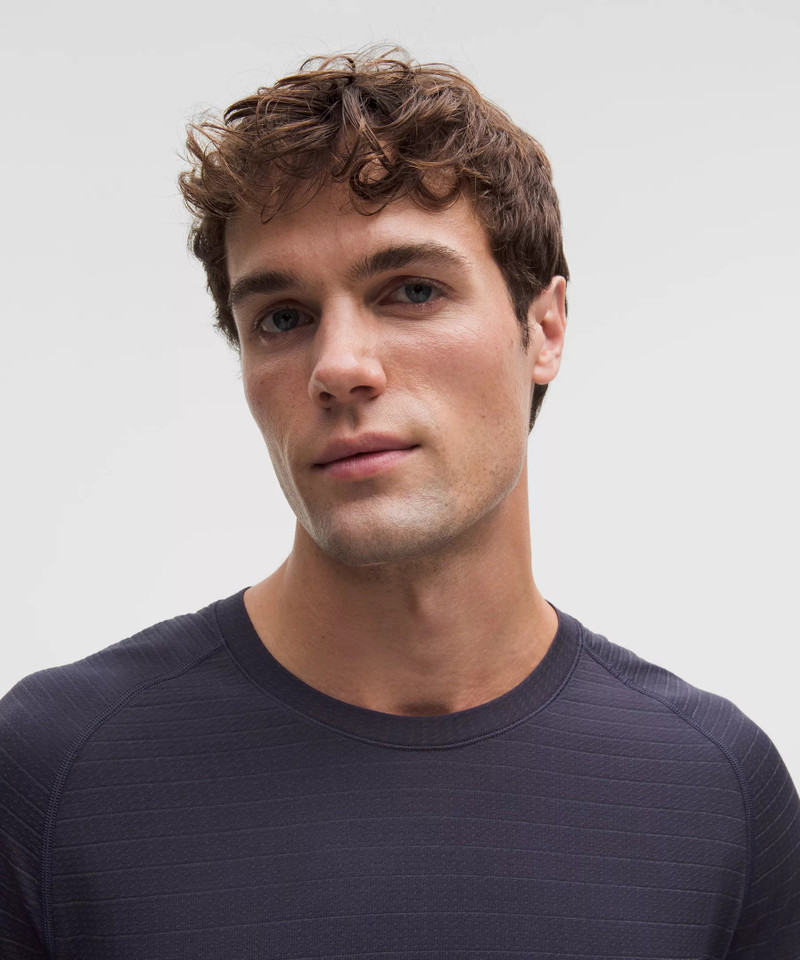 Metal Vent Tech Long-Sleeve Shirt *Glow Stripe 4