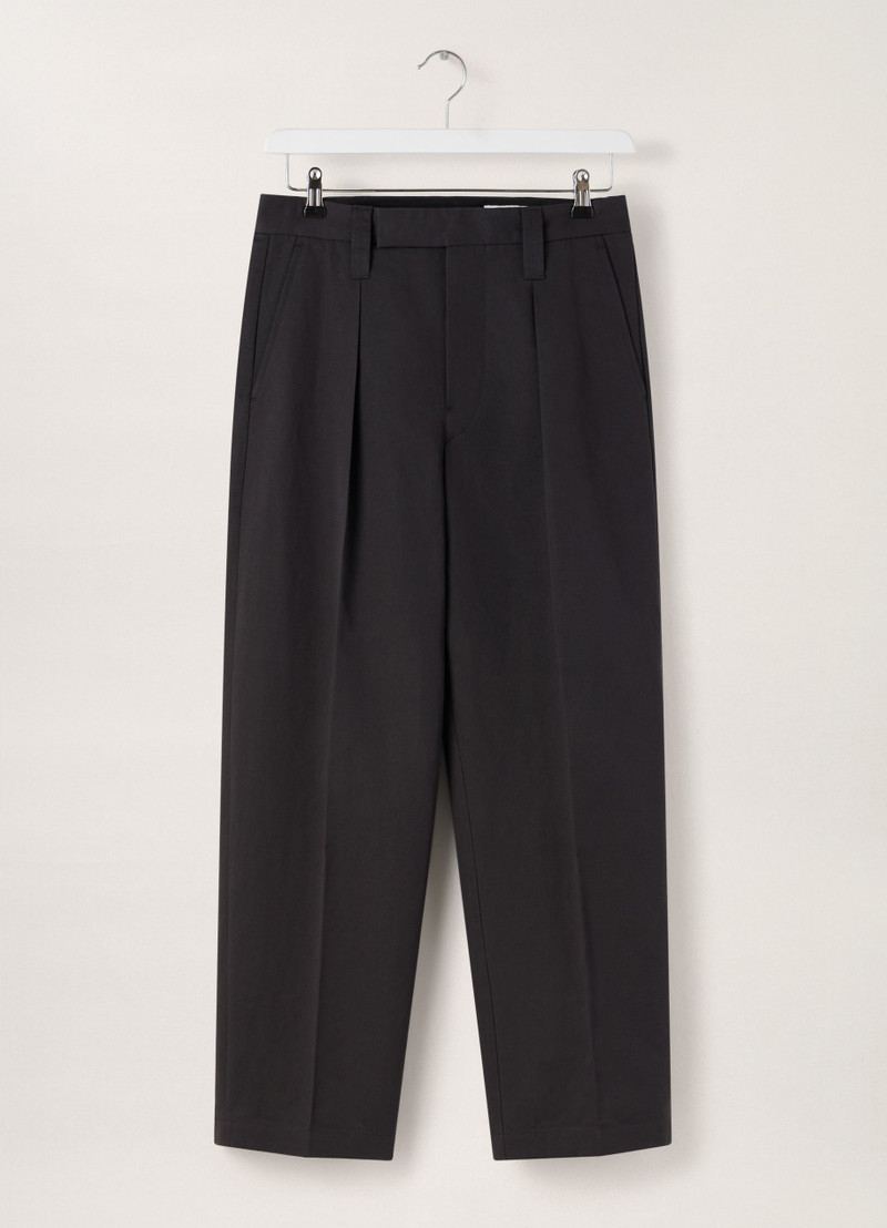 ONE PLEAT PANTS
COTTON LINEN 1