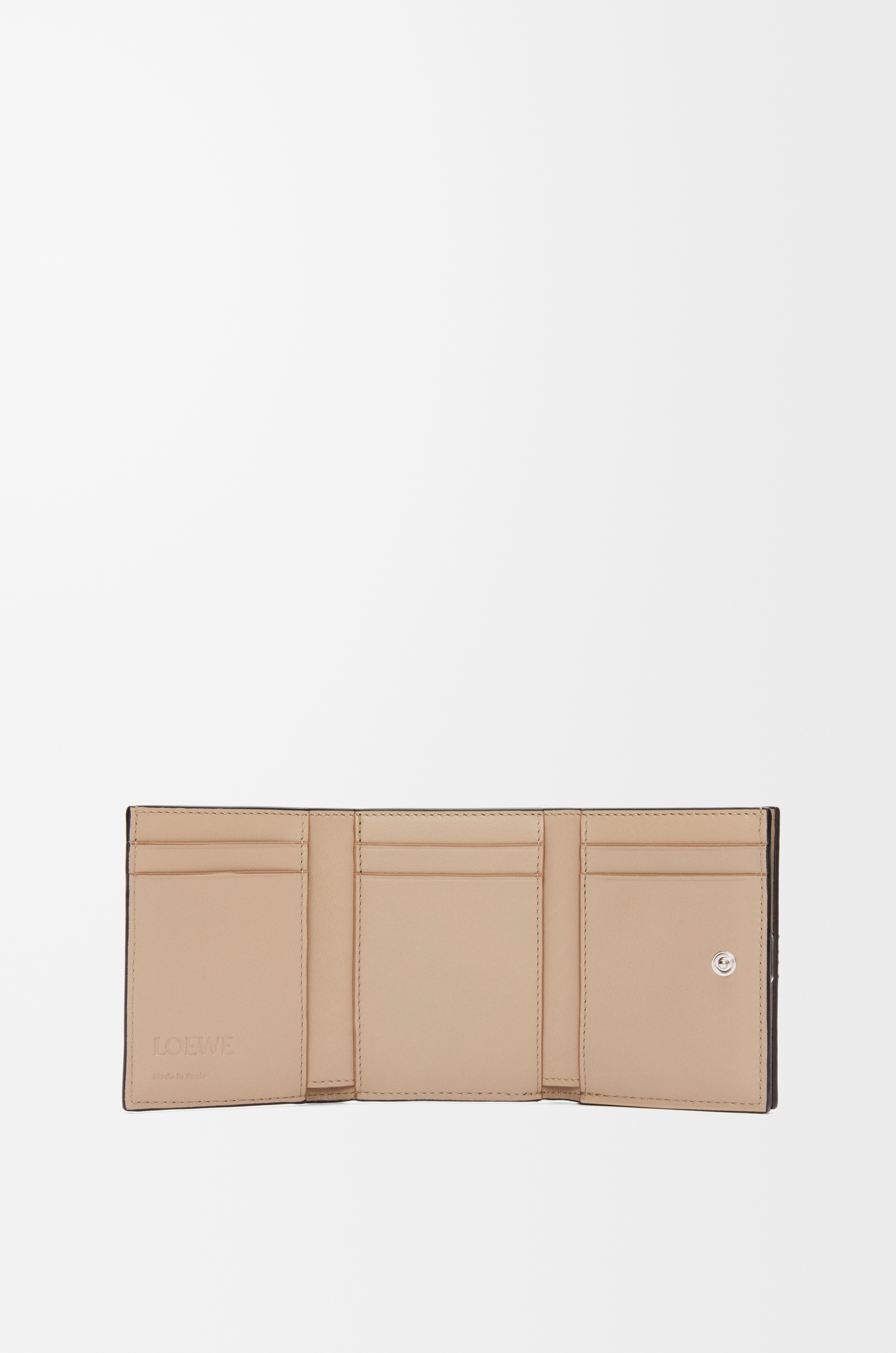 Anagram trifold wallet in pebble grained calfskin - 2