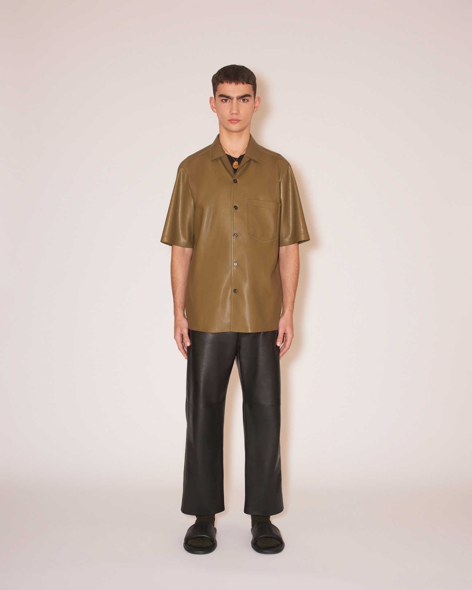 BODIL - Vegan leather shirt - Olive - 2