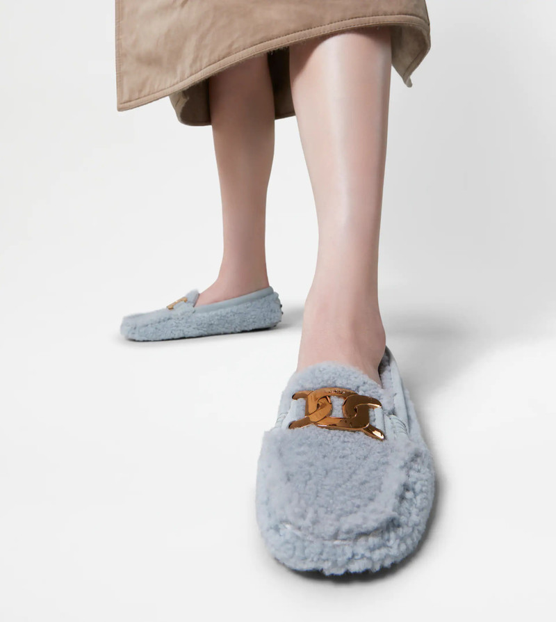 Tod's CITY GOMMINO DRIVING SHOES IN SHEEPSKIN - LIGHT BLUE outlook