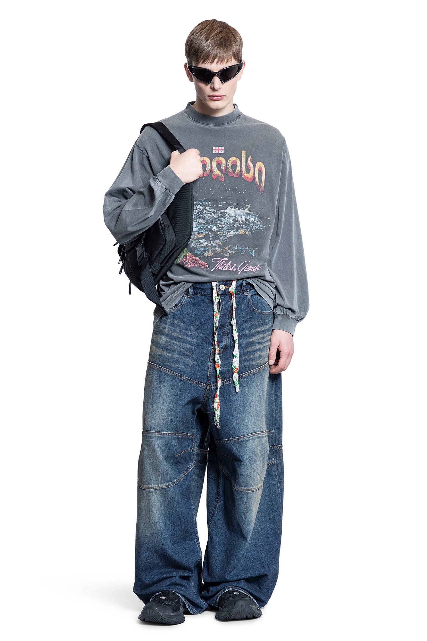 BALENCIAGA Tbilisi-Long-Sleeve-T-Shirt-Large-Fit | antonioli