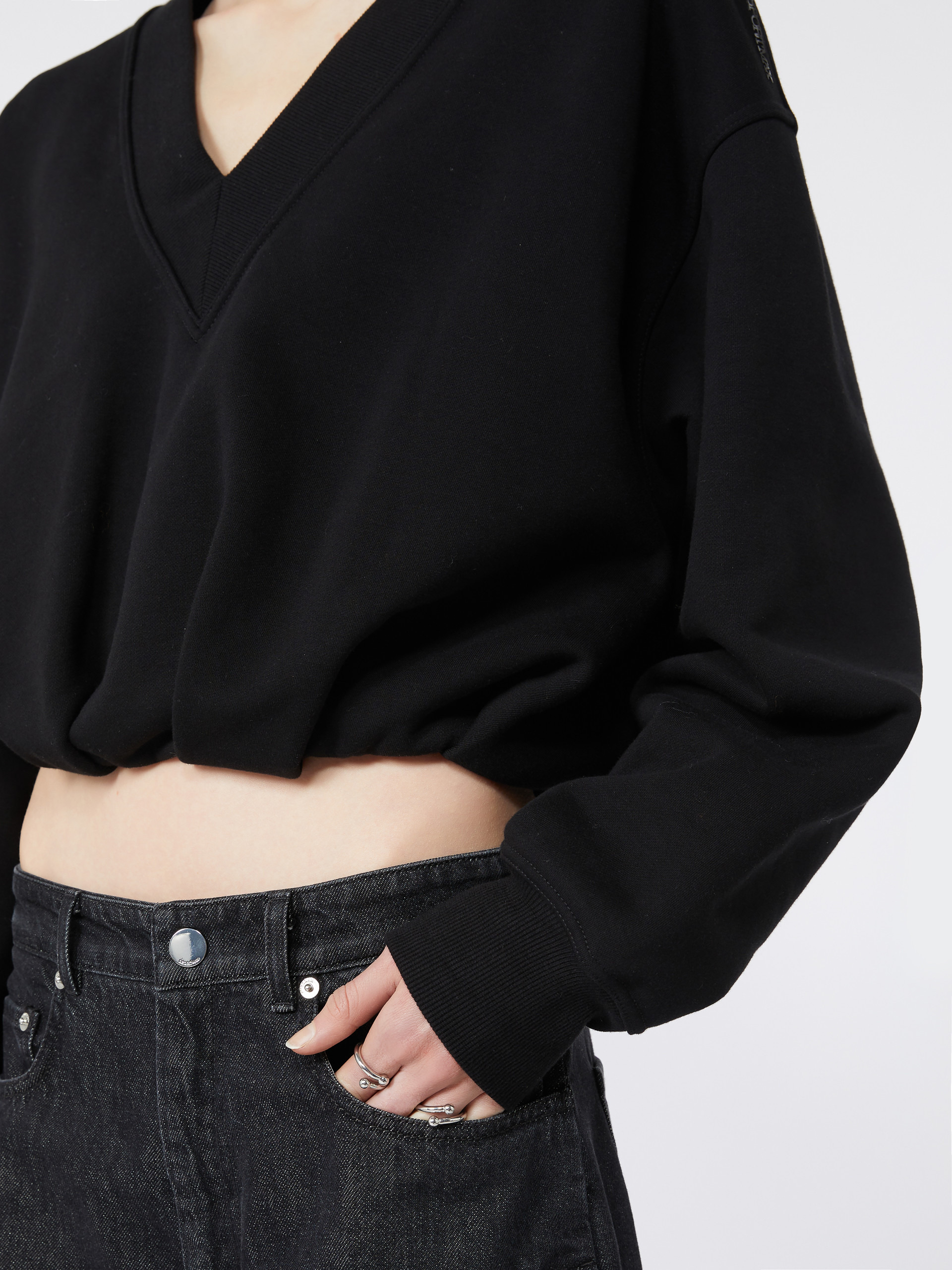 COLLEG V-neck crop sweatshirt - 6