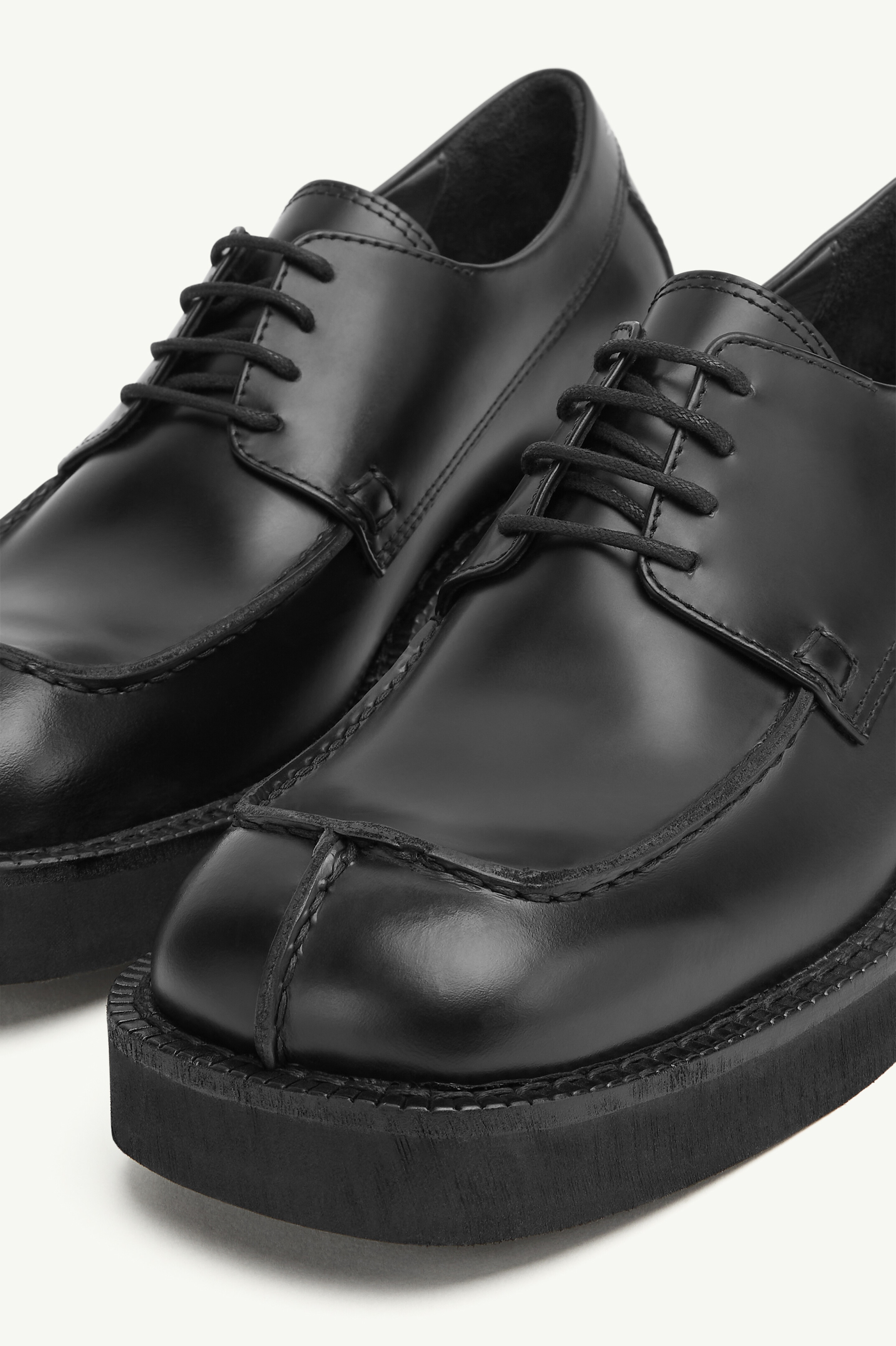 Split Toe Lace-up Shoes - 4