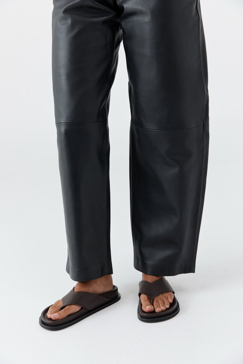 ST. AGNI Classic Thong Slide - Black outlook