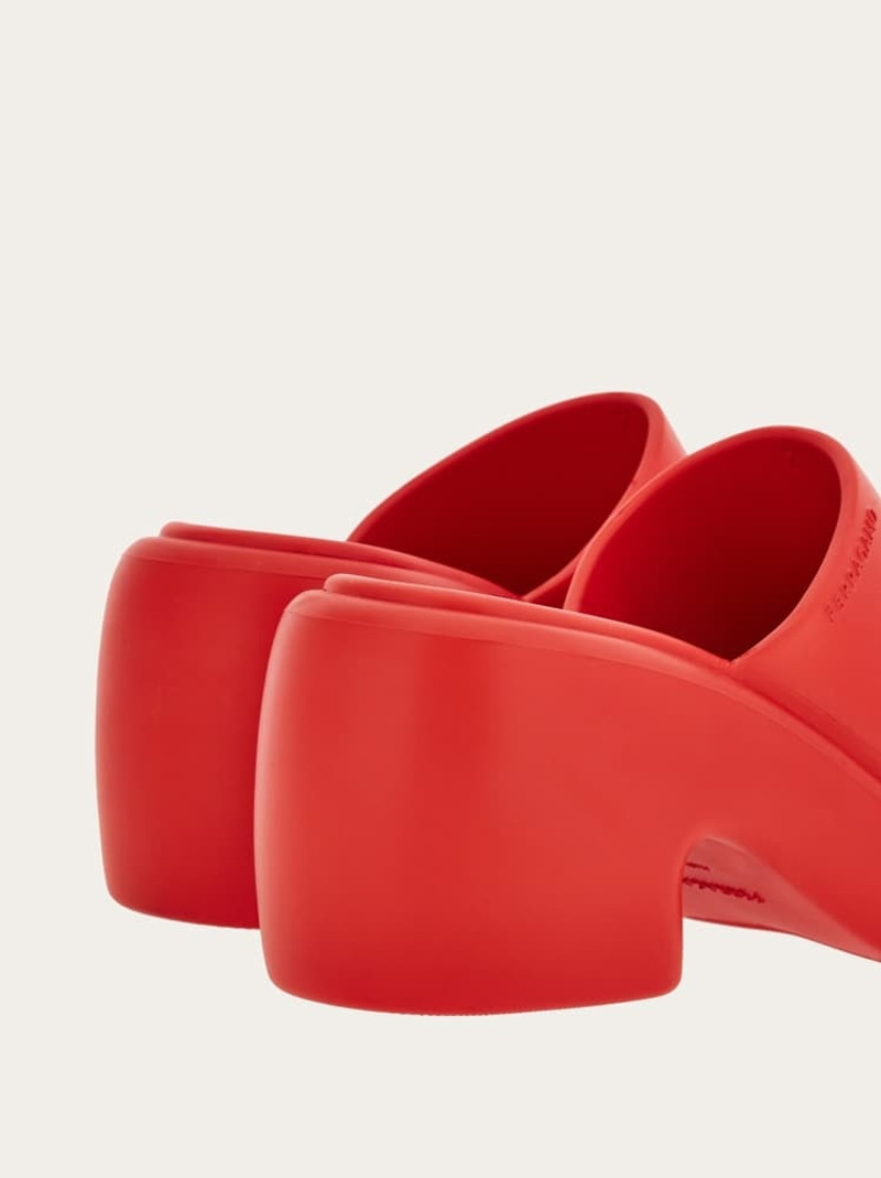 FERRAGAMO CHUNKY SLIDER outlook