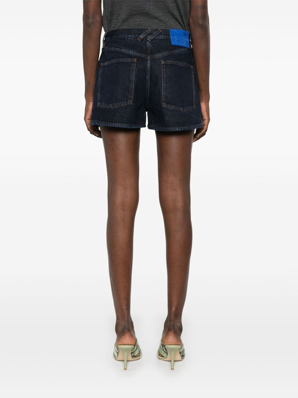 patch-detail denim shorts - 4