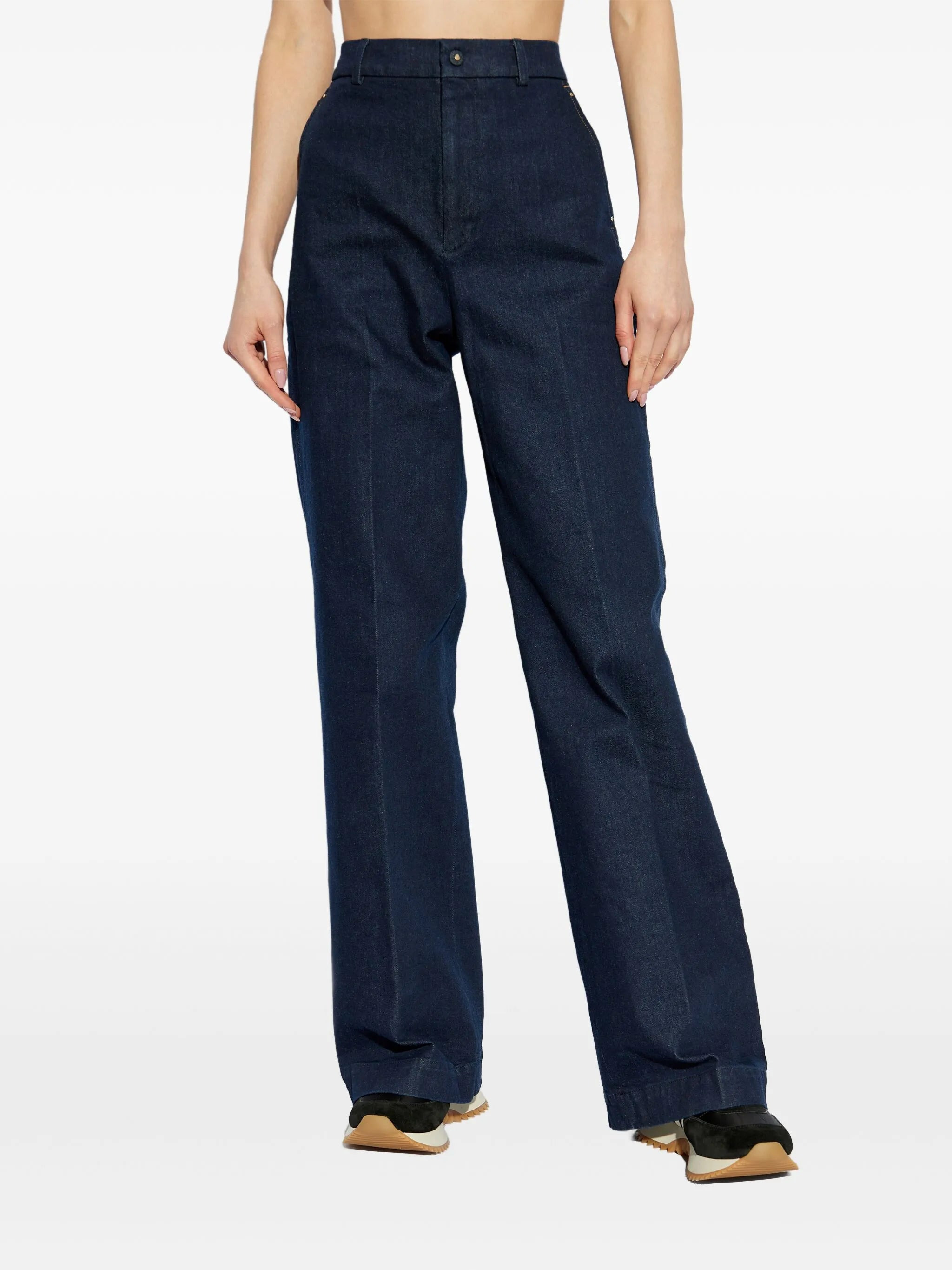 high-waisted jeans - 3