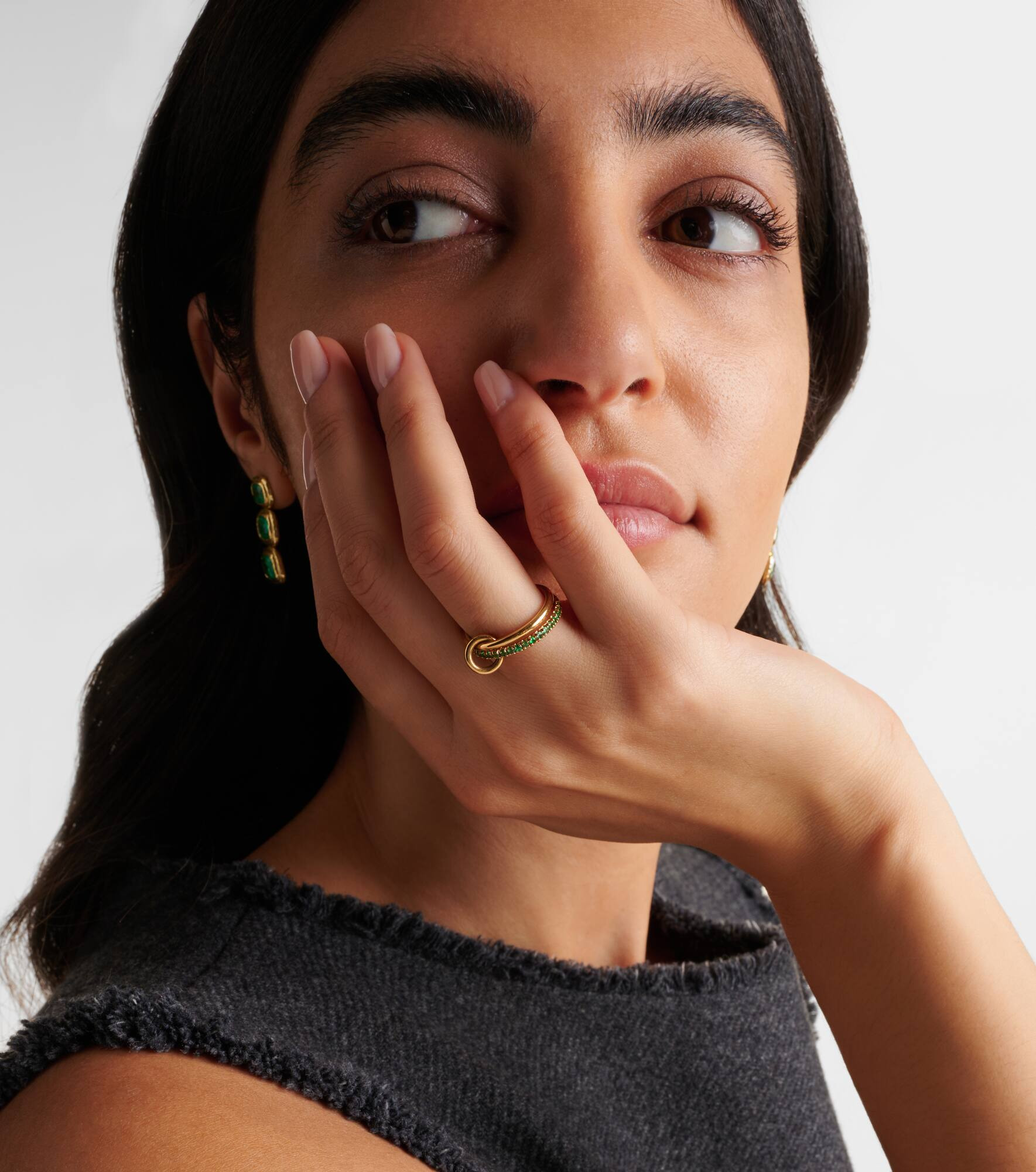 Marigold 18kt yellow gold ring with emeralds - 2