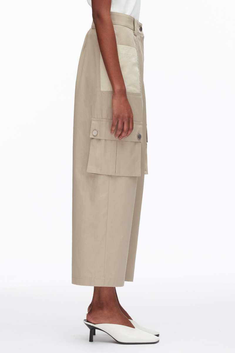 Two-Toned Cropped Cargo Pants 5
