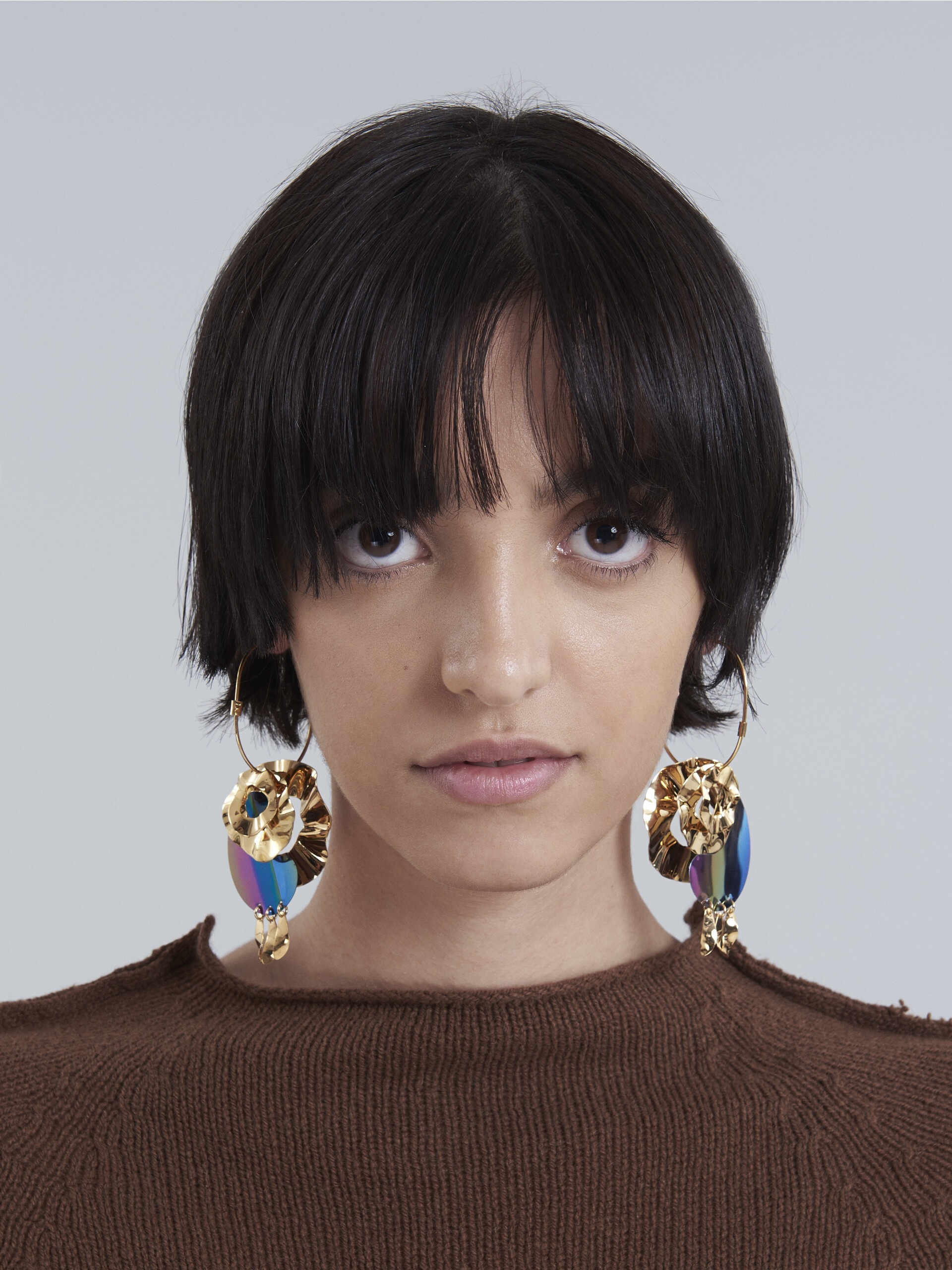 AIR EARRINGS IN BRASS WITH WAVY DISKS - 2