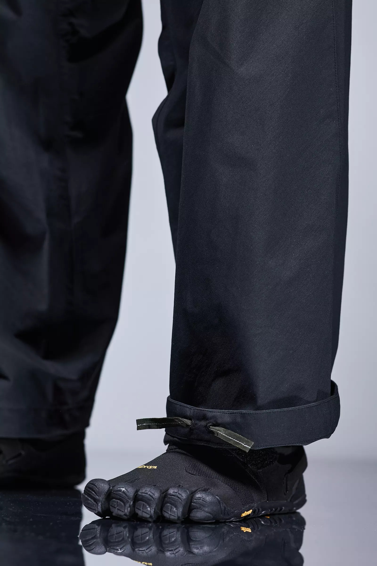 P30BL-E Encapsulated Nylon Ultrawide Drawcord Trouser Black - 24