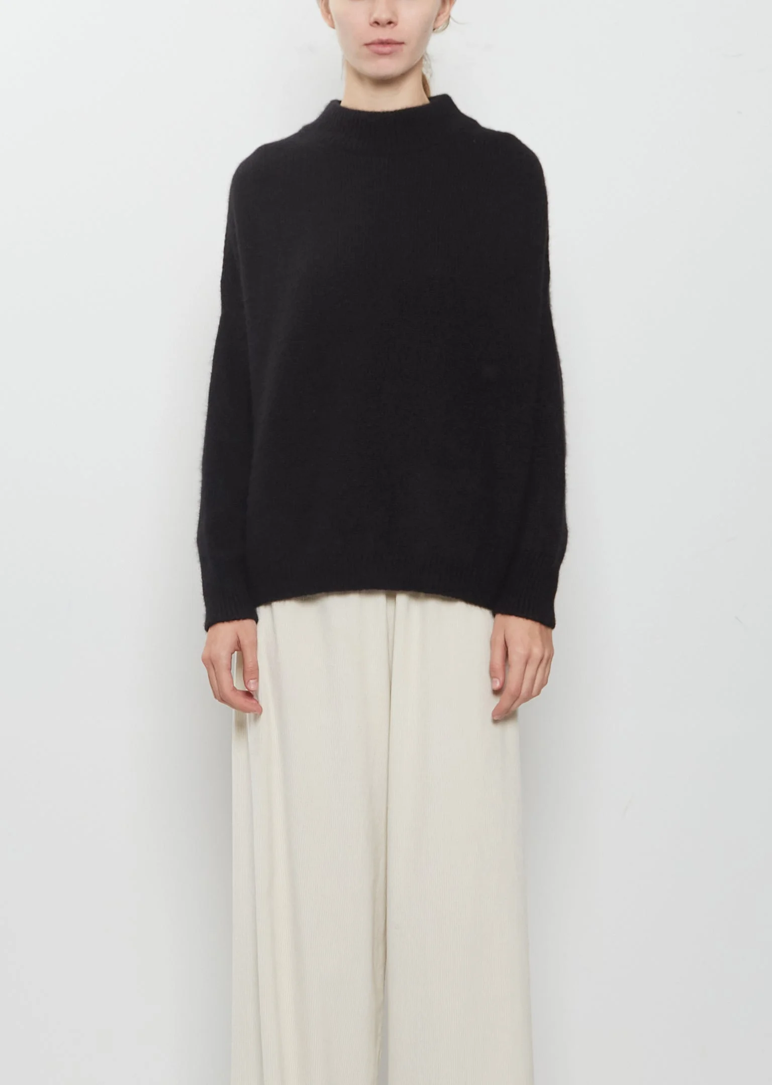 Classic Round Neck Sweater - Black - 1