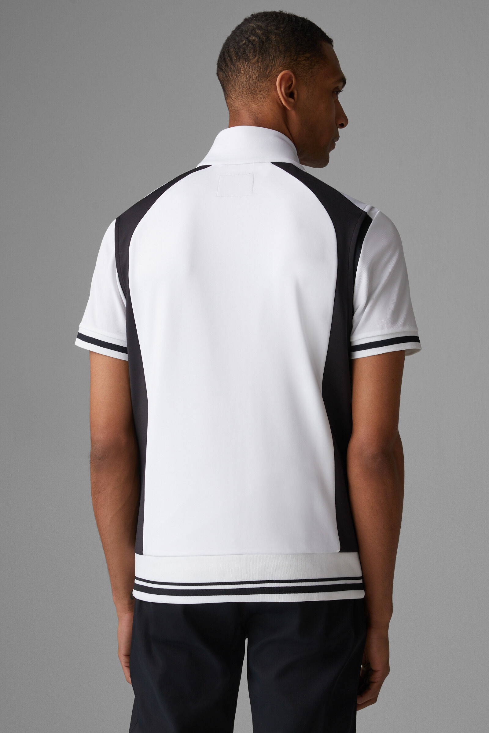 Boern Vest in White/Black - 3