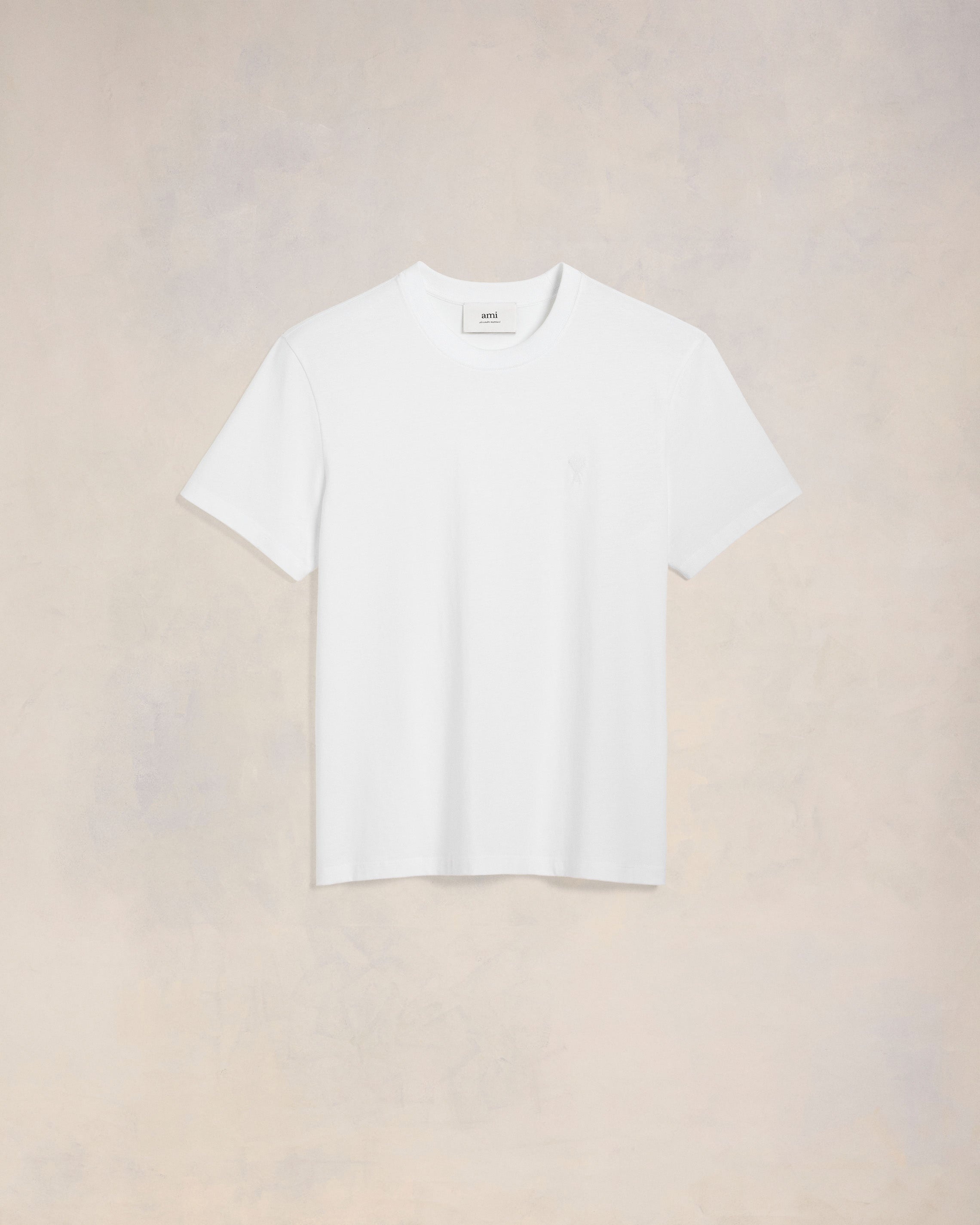 AMI｜SHORT-SLEEVED ROUND NECK T-SHIRTS (UTS003 724 001) Black Ami De Coeur T-Shirt | AMI PARIS