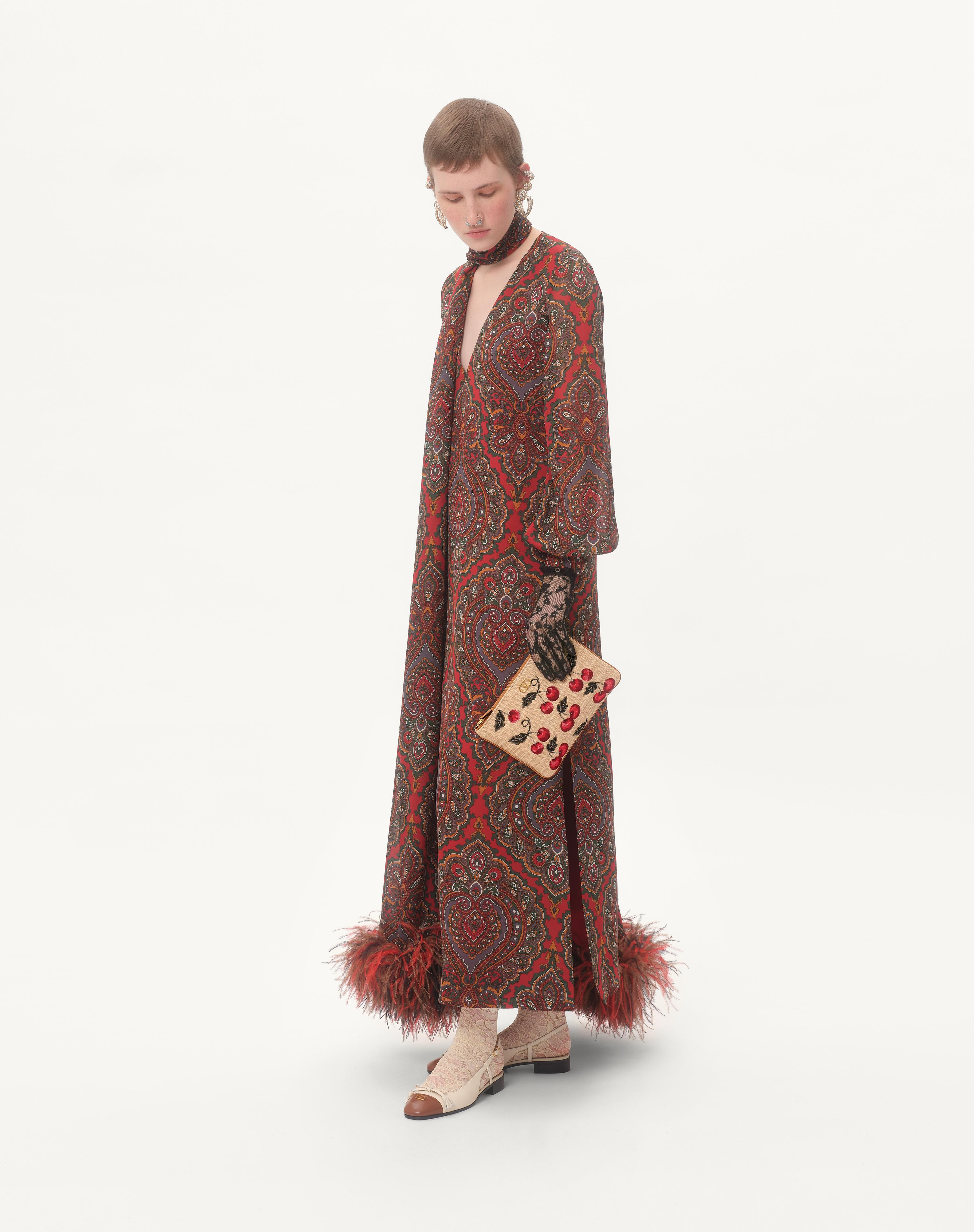 VLOGO SIGNATURE POUCH IN JACQUARD RAFFIA WITH CHERRY PATTERN - 2