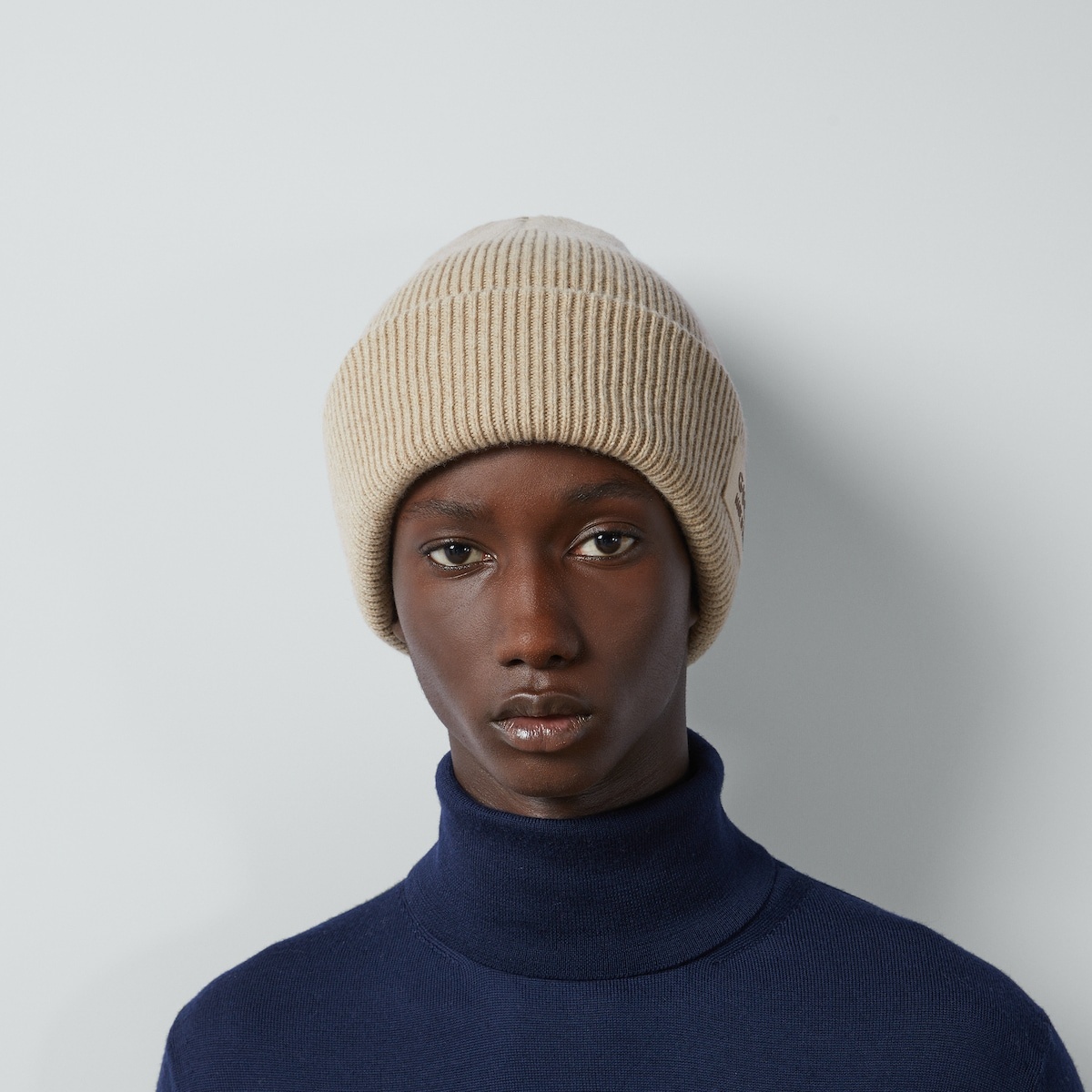 Knit wool hat with patch - 3