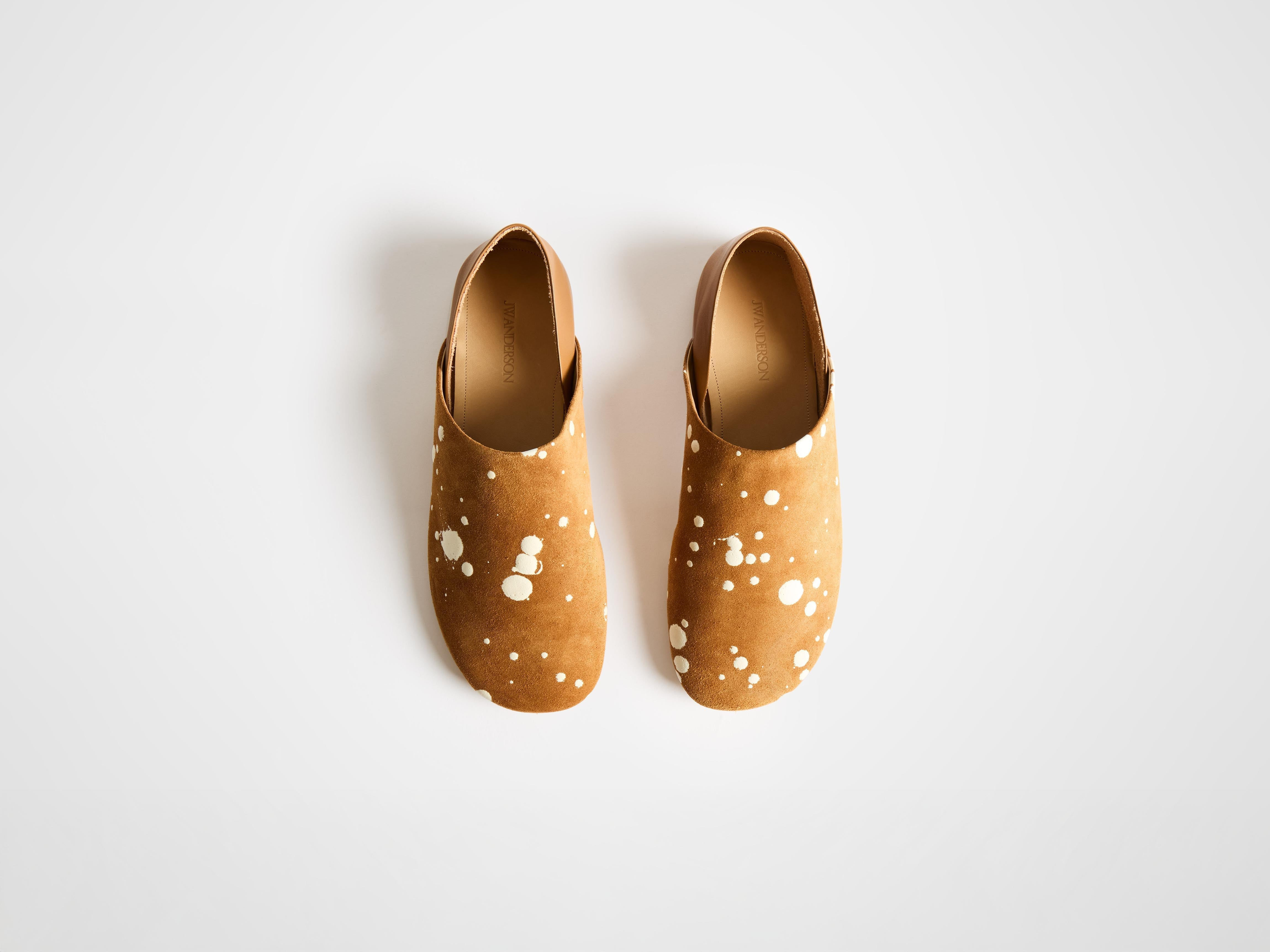MENS SLIPPER MULES IN TAN & CREAM - 4